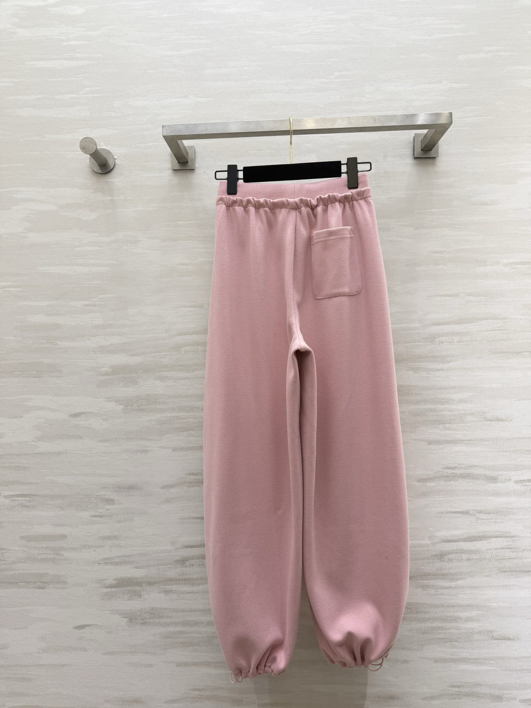 #Loew♡²⁶春夏新款 休闲裤 精致logo刺绣🪡 裤腿抽绳可收腿设计 无敌显瘦裤型！！！春夏必入神裤