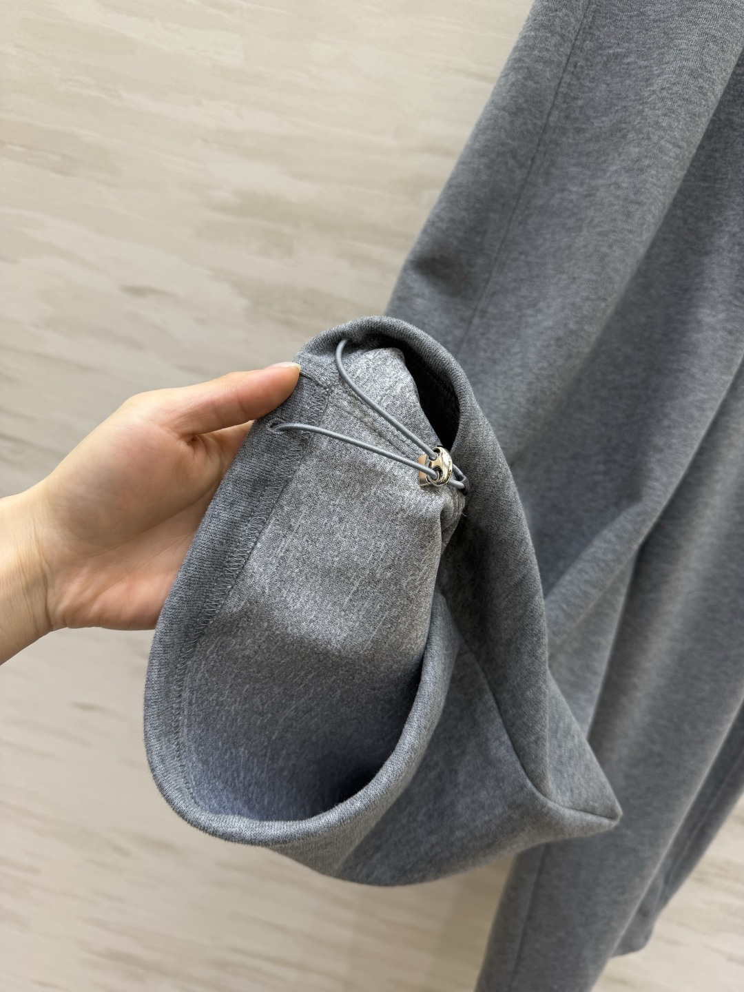 #Loew♡²⁶春夏新款 休闲裤 精致logo刺绣🪡 裤腿抽绳可收腿设计 无敌显瘦裤型！！！春夏必入神裤