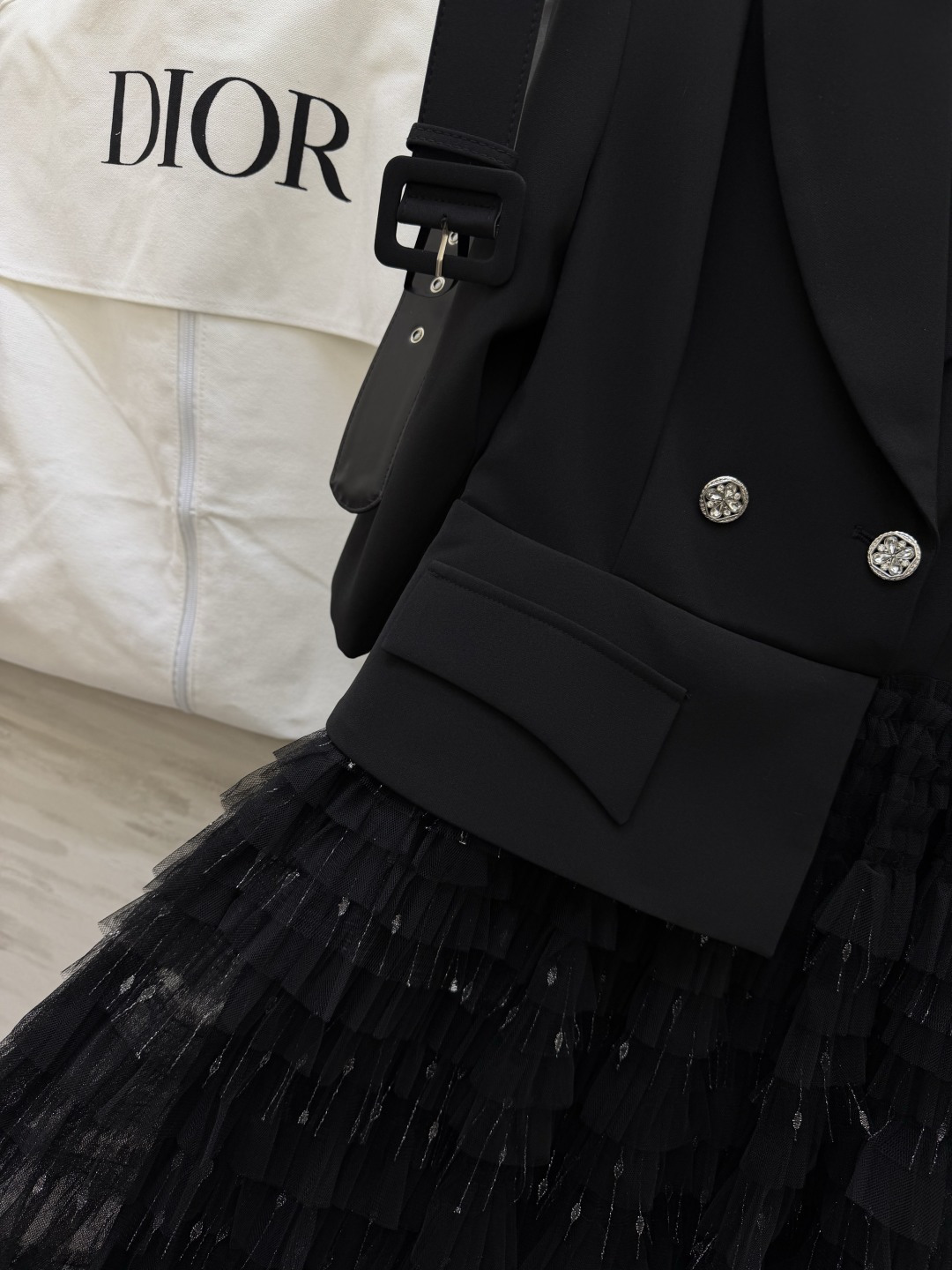 #DIO♡²⁶新款 西装拼接网纱长裙​​ 假两件设计 西装领拼接层叠网纱蛋糕裙 刚柔并济超有气质！七分袖