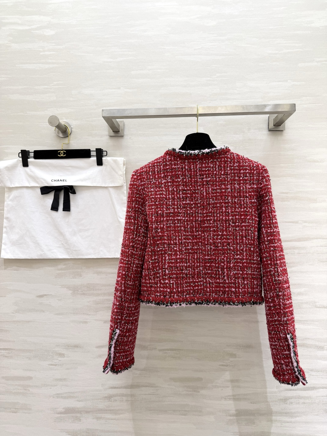 #Chane♡️ 秀款红色粗花呢外套 经典小香风 红色主调 粉色滚边 四口袋高级精致✨ 高品质羊毛粗花呢