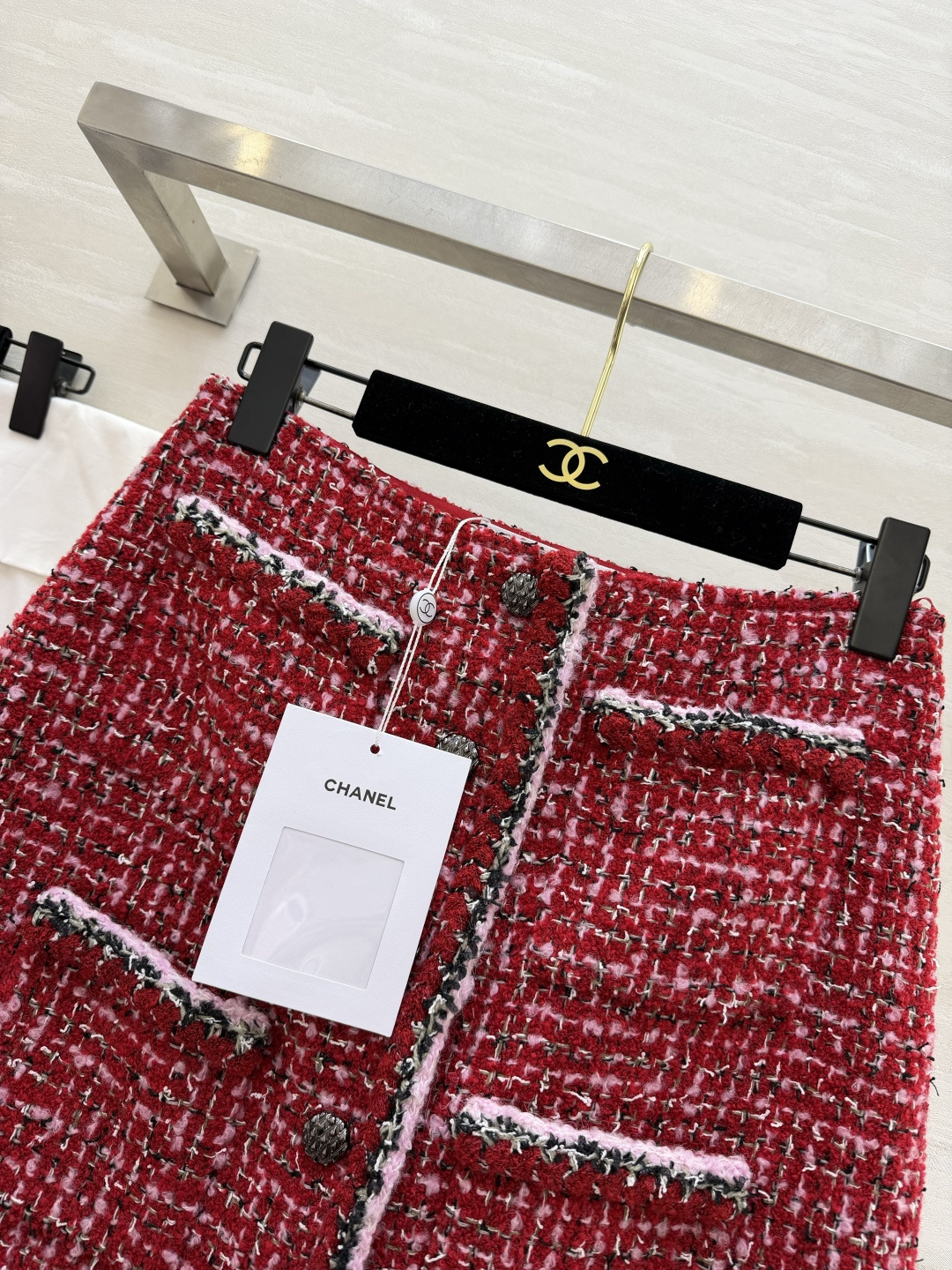 🍒Chane♡秀场同款 红色粗花呢半裙 经典粗花呢材质 红棕底色混纺粉白纱线 肌理感满满 低调光泽超有质