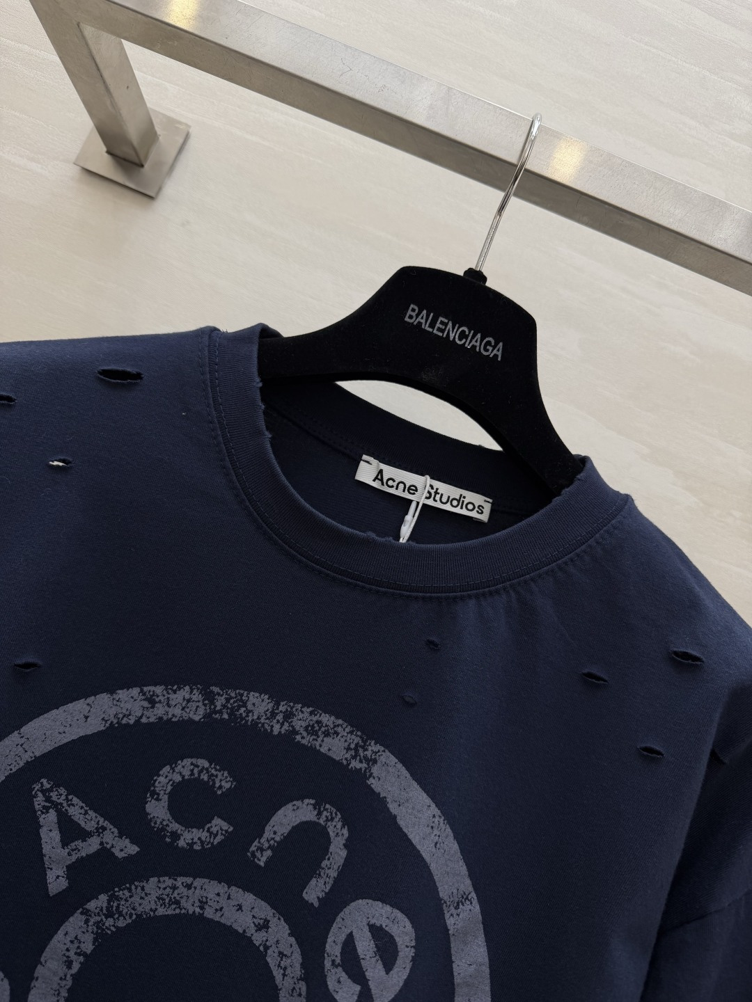 𝐀𝐜𝐧𝐞徽章假两件长袖 太太太帅了！！勇敢的人先享受 谁懂！含金量十足🫐一眼就爱上的蓝色高品质定制 现货