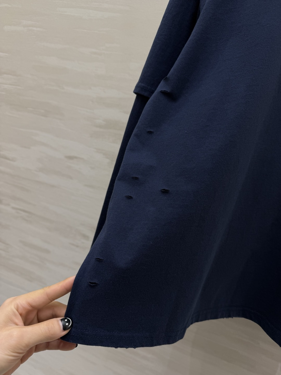 𝐀𝐜𝐧𝐞徽章假两件长袖 太太太帅了！！勇敢的人先享受 谁懂！含金量十足🫐一眼就爱上的蓝色高品质定制 现货