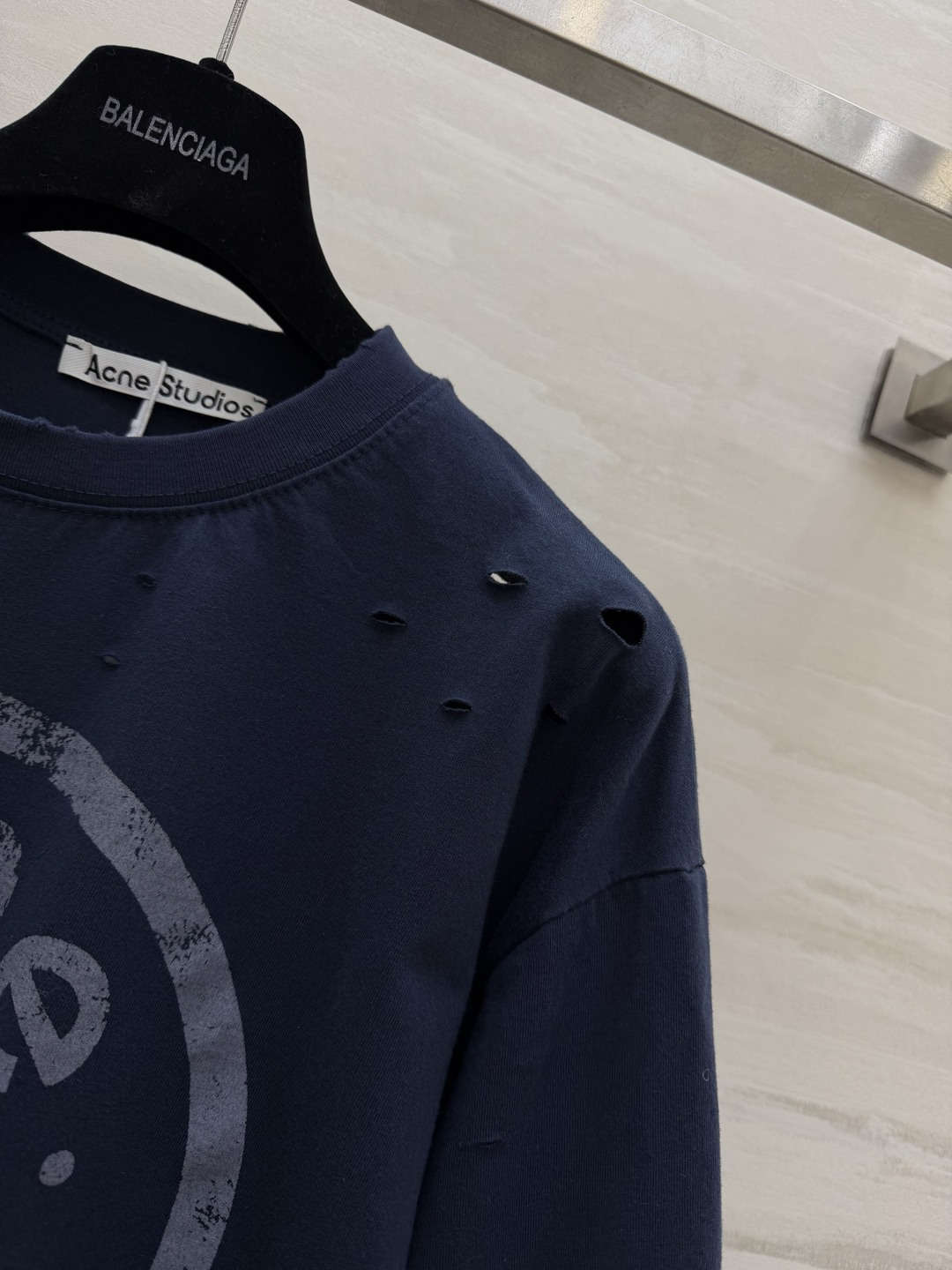 𝐀𝐜𝐧𝐞徽章假两件长袖 太太太帅了！！勇敢的人先享受 谁懂！含金量十足🫐一眼就爱上的蓝色高品质定制 现货