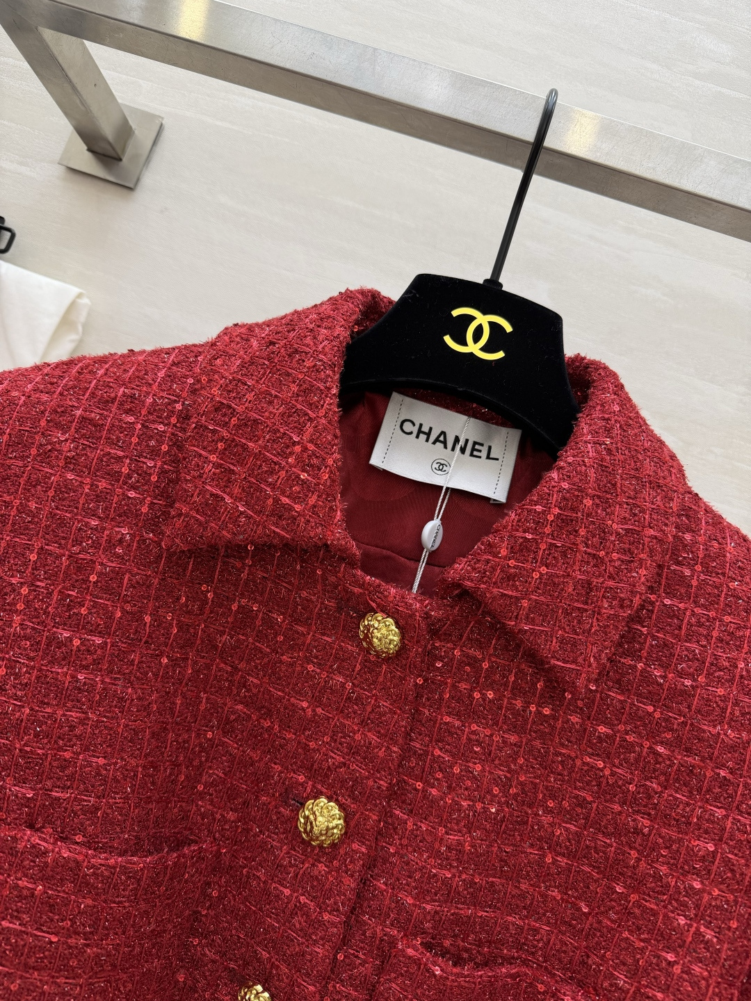 #Chane♡²⁶新款 红色编织粗花呢外套 金色纽扣+腰带设计 优雅又精致 纹理感粗花呢材质 本布腰带轻
