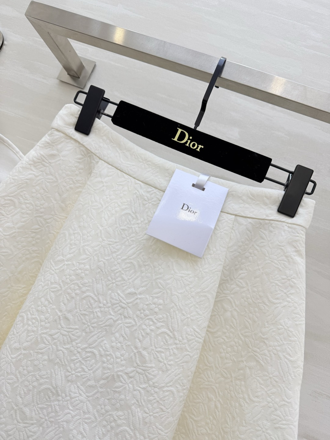 #DIO♡²⁶新款 提花半裙 高级感拉满的奶油白 提花暗纹精致得像艺术品✨ 剪裁利落伞裙优雅到骨子里 通