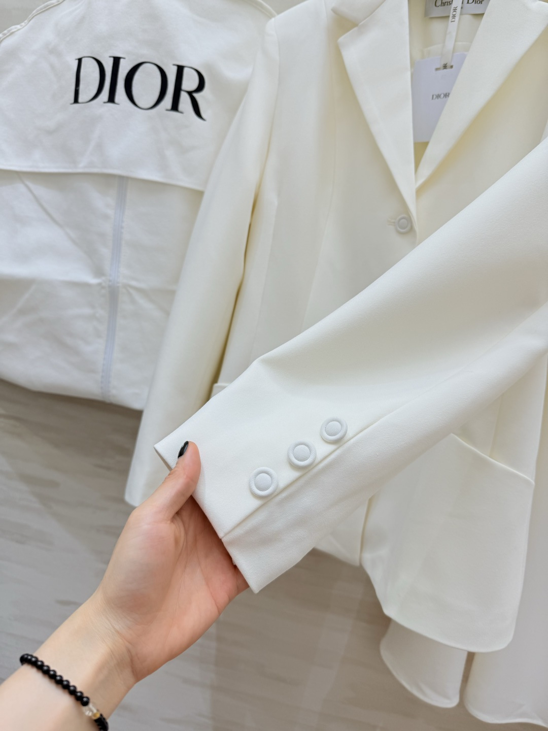 #DIO♡²⁶新款 西装套装​​ 修身西装外套+高腰长裙 优雅高级 外套枪驳领 三粒扣设计 剪裁利落 凸