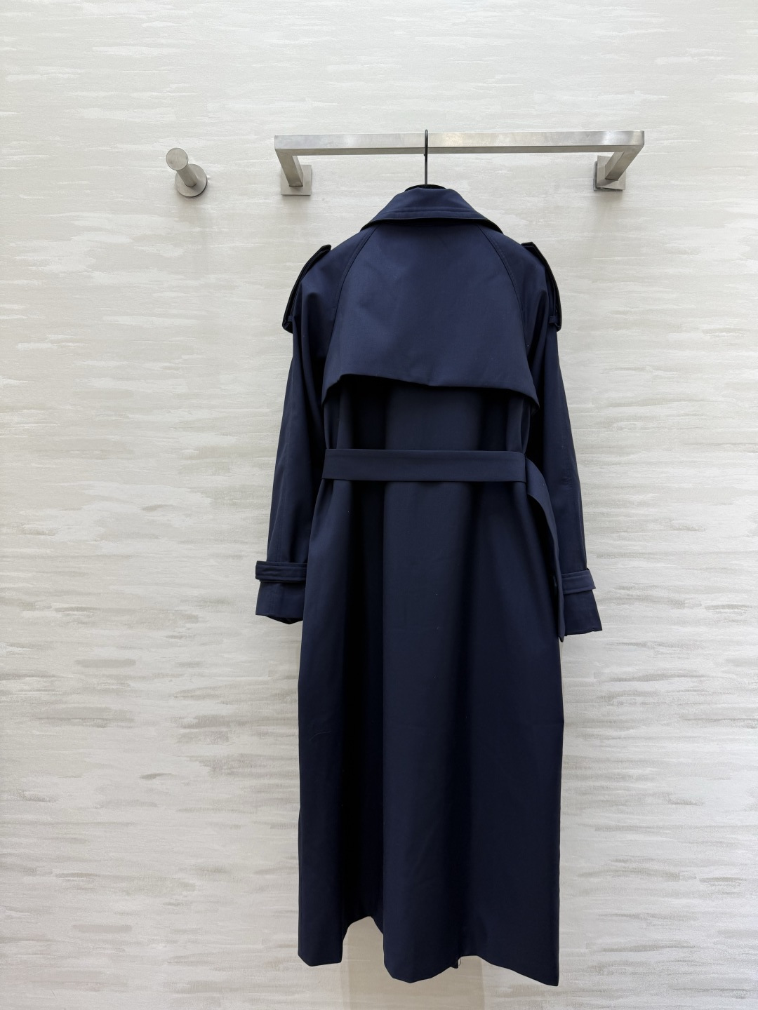 #Herme♡²⁶新款 伦敦章感风衣外套 经典翻领双排扣设计永不过时 自带一种简约又强大的气场 中长款的