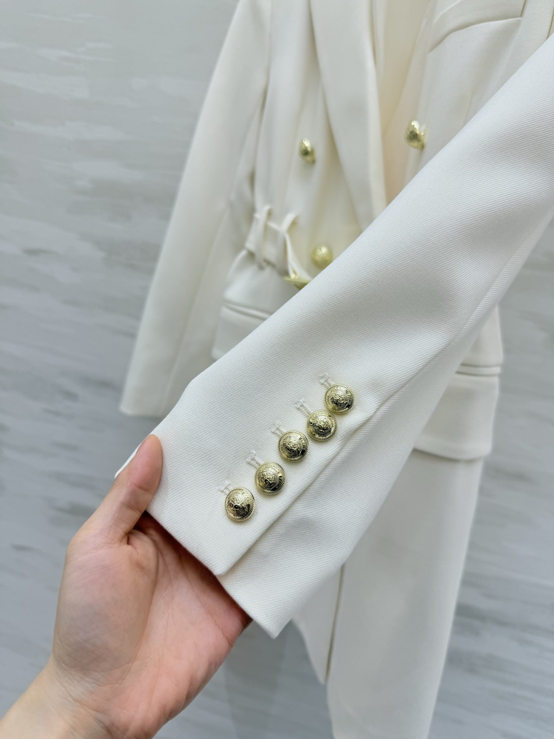 #Balmai♡²⁶新款 双排扣西装式连衣裙 经典西装剪裁 金属“B〞字母扣 品牌辨识度超高 高品质面料