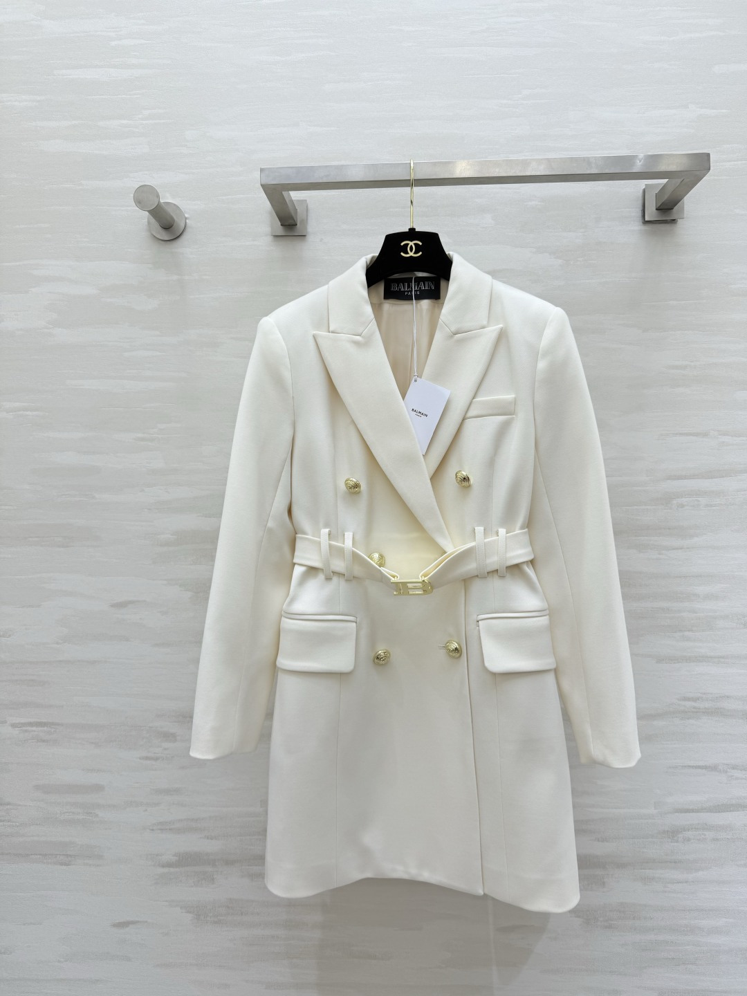 #Balmai♡²⁶新款 双排扣西装式连衣裙 经典西装剪裁 金属“B〞字母扣 品牌辨识度超高 高品质面料