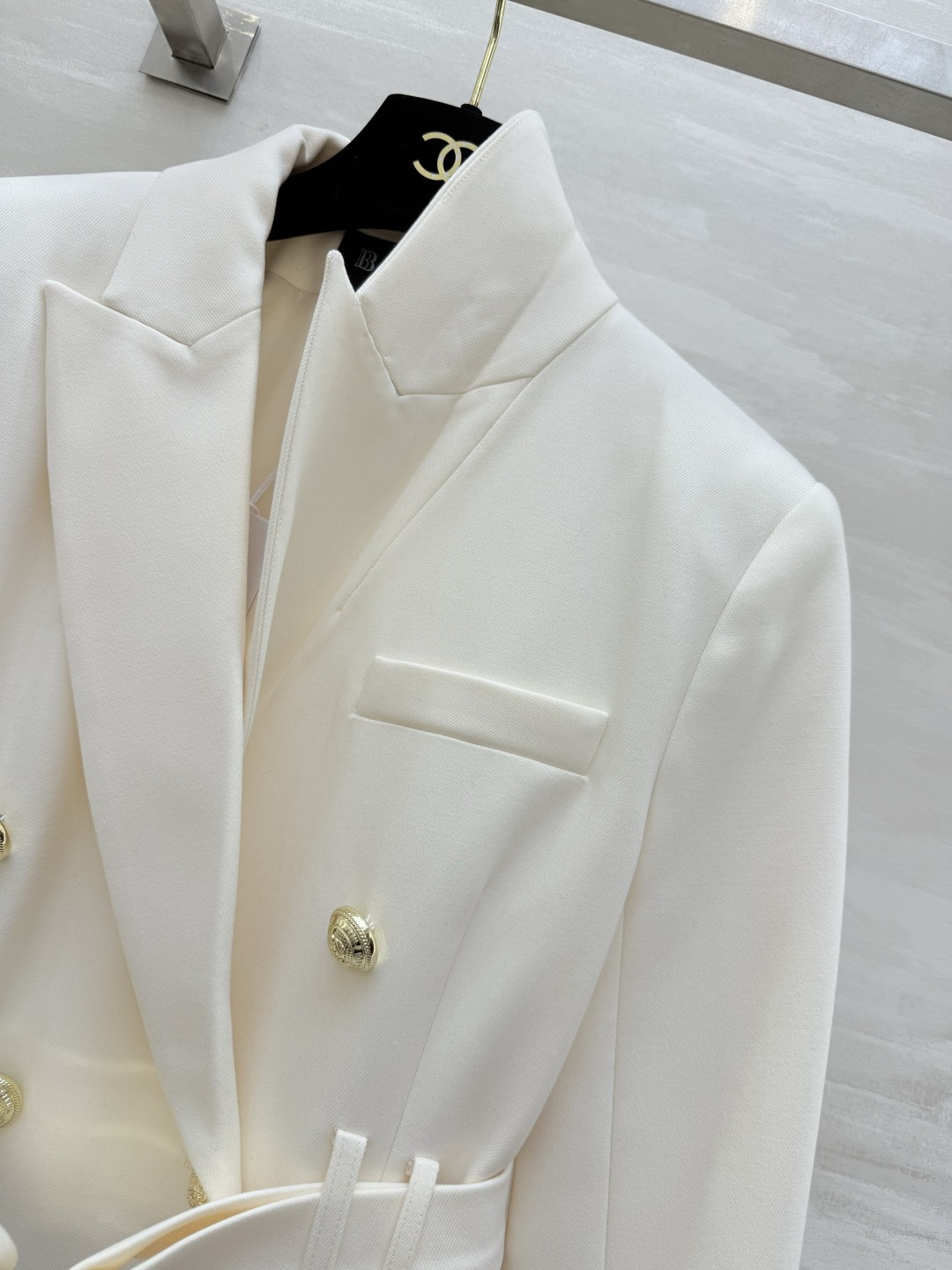 #Balmai♡²⁶新款 双排扣西装式连衣裙 经典西装剪裁 金属“B〞字母扣 品牌辨识度超高 高品质面料