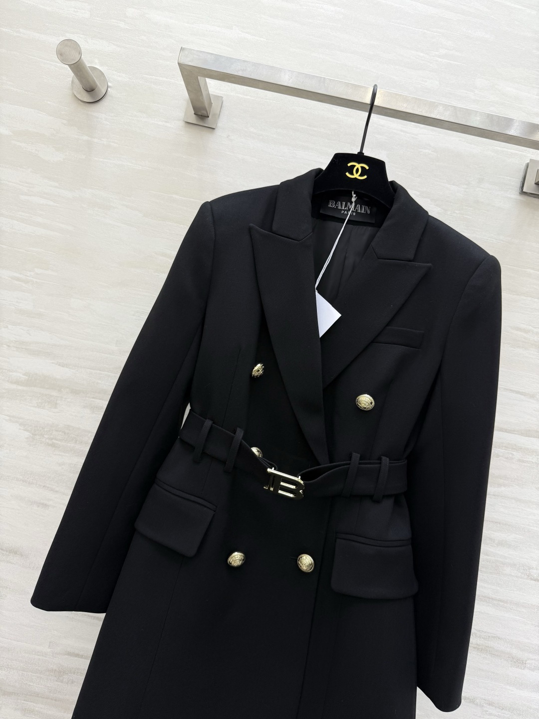 #Balmai♡²⁶新款 双排扣西装式连衣裙 经典西装剪裁 金属“B〞字母扣 品牌辨识度超高 高品质面料