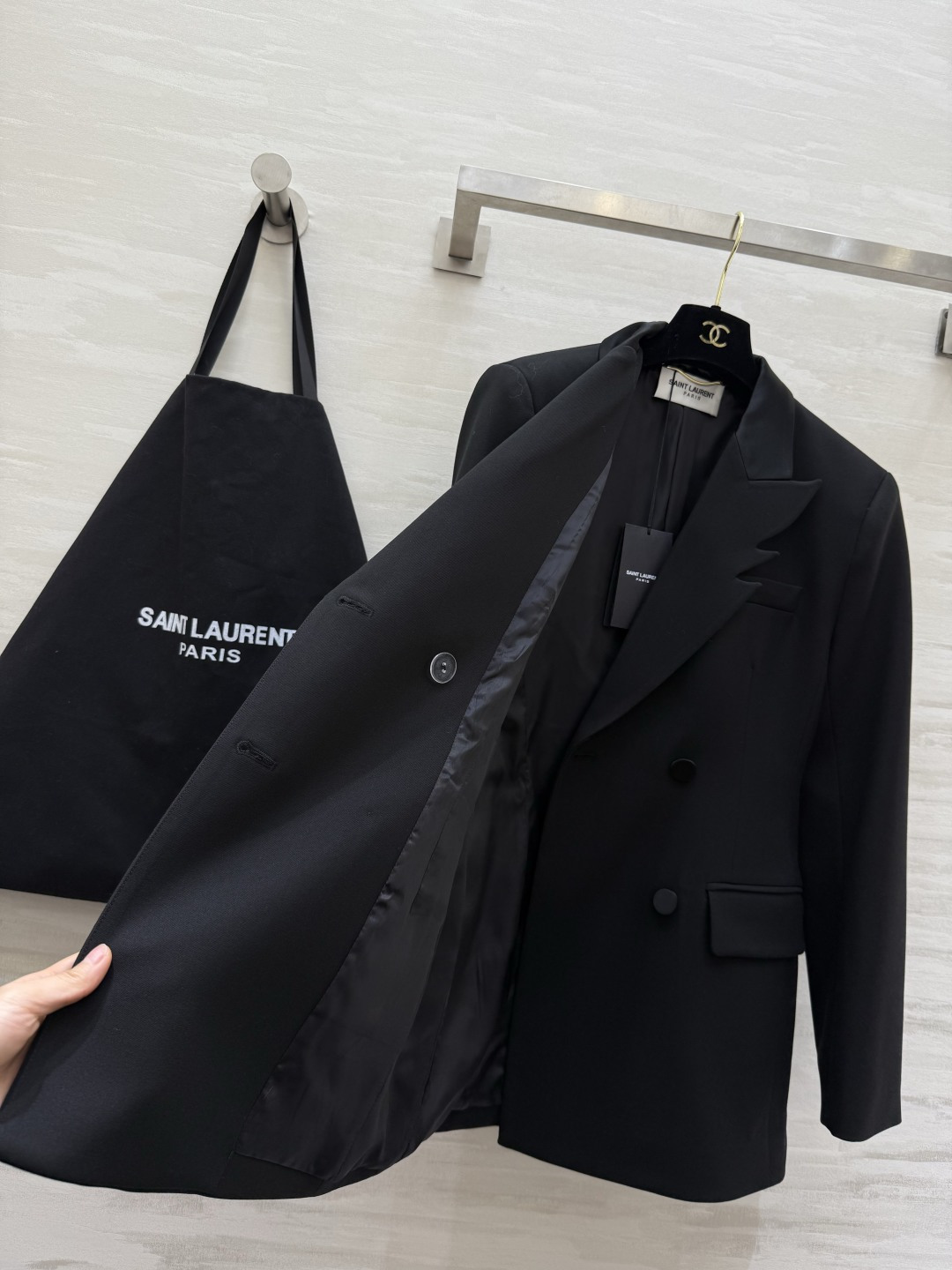 𝙎𝙖𝙞𝙣𝙩 𝙡𝙖𝙪𝙧𝙚𝙣♡²⁶新款吸烟装式 新演绎翅膀领西装外套 飒爽帅气 摩登时髦 高品质定制 现货首