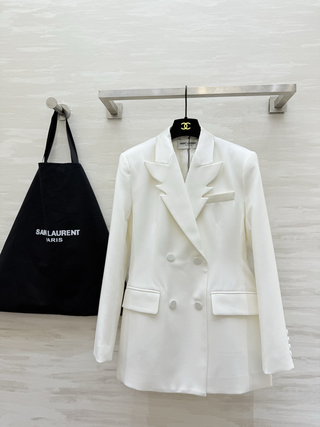 𝙎𝙖𝙞𝙣𝙩 𝙡𝙖𝙪𝙧𝙚𝙣♡²⁶新款吸烟装式 新演绎翅膀领西装外套 飒爽帅气 摩登时髦 高品质定制 现货首