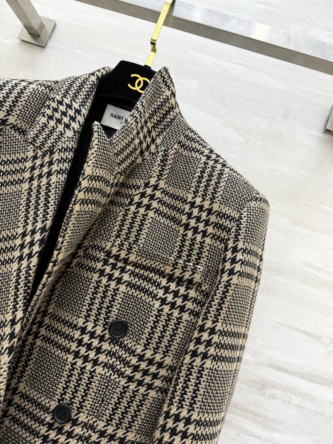 #ysl格伦花呢西服 经典格纹一上身就自带大女主气场～既复古又摩登，完全不挑人！通勤能穿，出街也高级，买