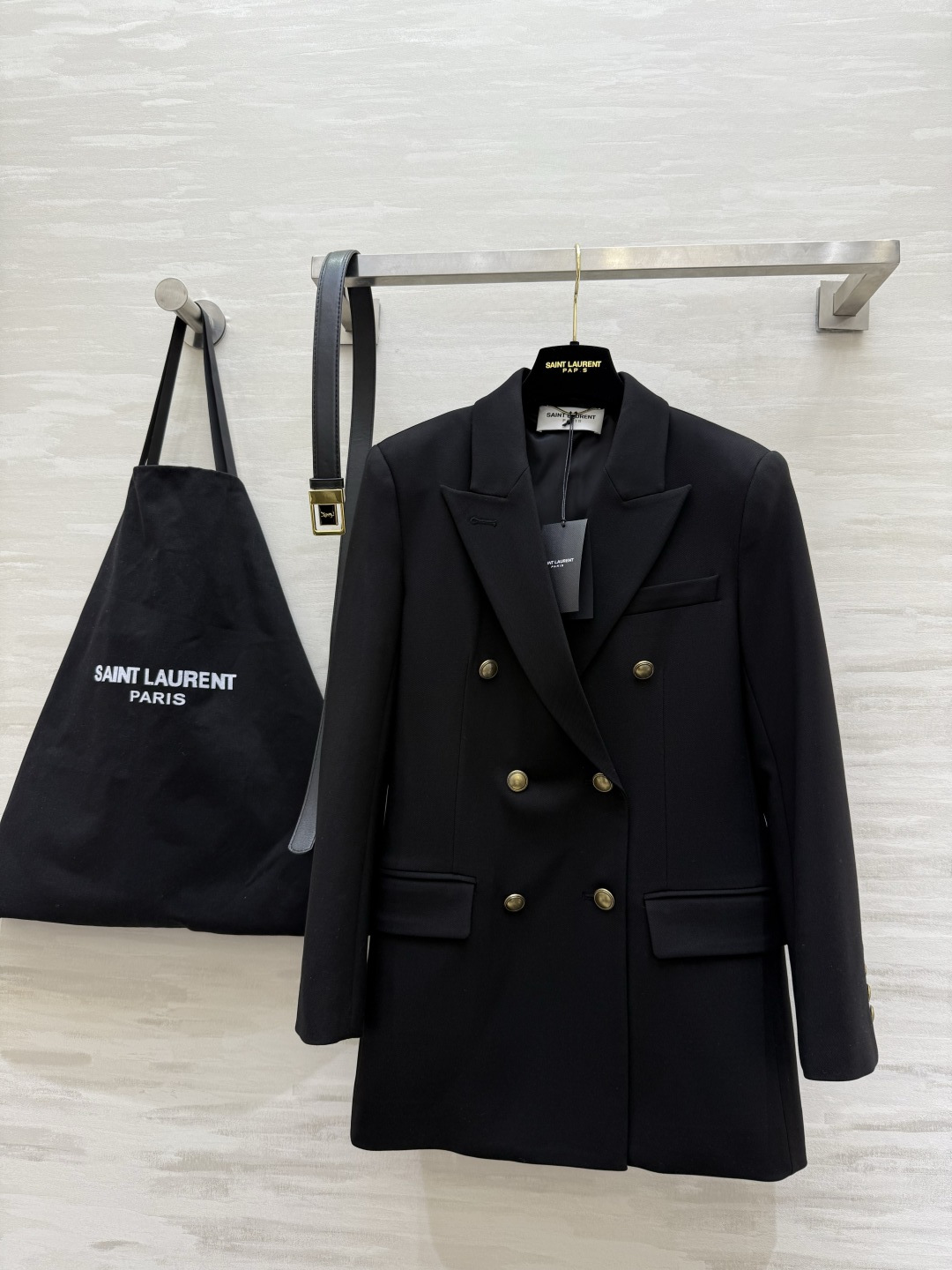 #ysl新款 金扣布雷泽西装 配送腰带 非常显腰身的一款精致西装外套 灵感来源于英国海军 高品质定制 现