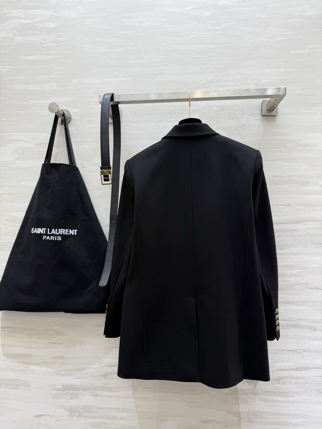 #ysl新款 金扣布雷泽西装 配送腰带 非常显腰身的一款精致西装外套 灵感来源于英国海军 高品质定制 现