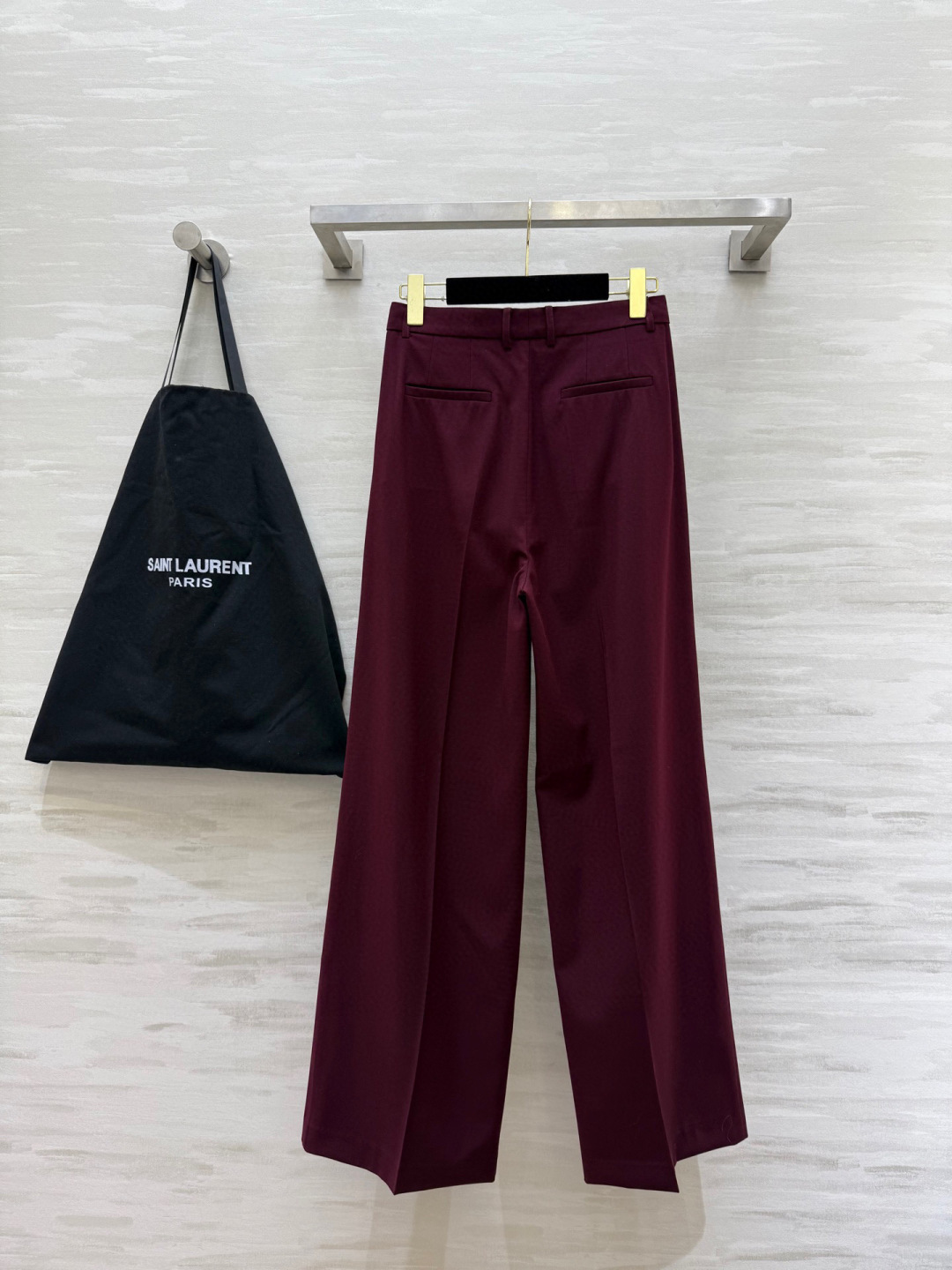 #ysl新款 高级感爆棚 勃艮第红厚羊毛西裤 显肤白、抬气质、又很亮眼！上身沉稳大气又干练 高品质定制 