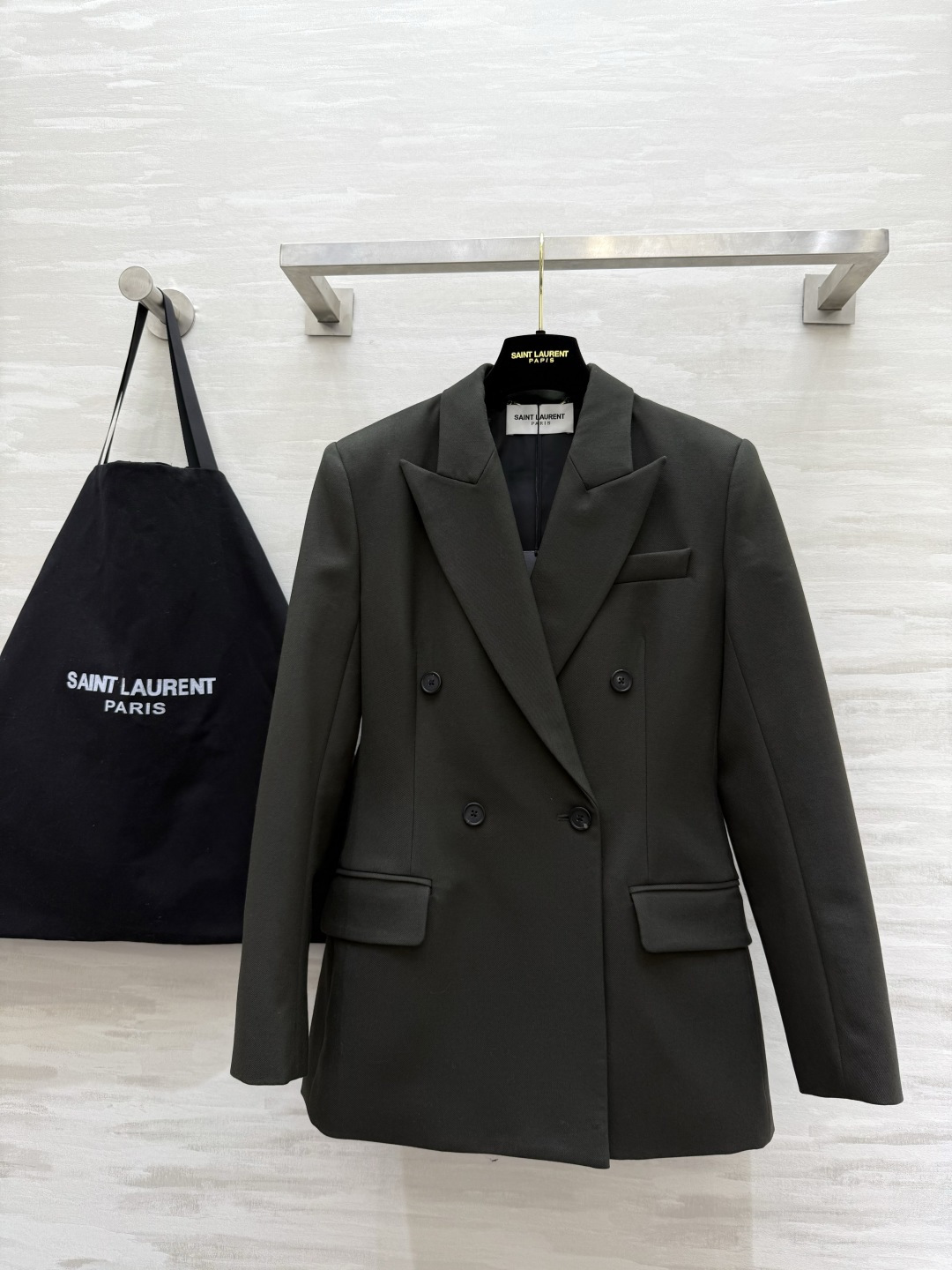 #ysl新款 本季最佳财阀千金单品 娜扎同款羊毛华达呢西装 独家开发定制 羊毛面料质感挺阔有型 大女主高