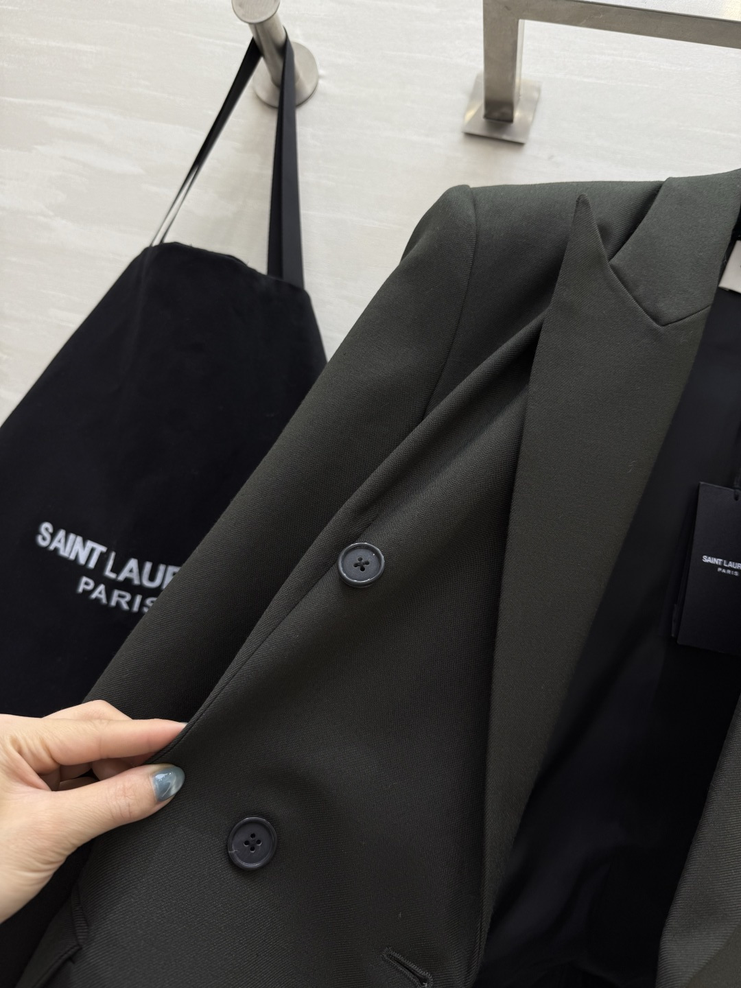 #ysl新款 本季最佳财阀千金单品 娜扎同款羊毛华达呢西装 独家开发定制 羊毛面料质感挺阔有型 大女主高