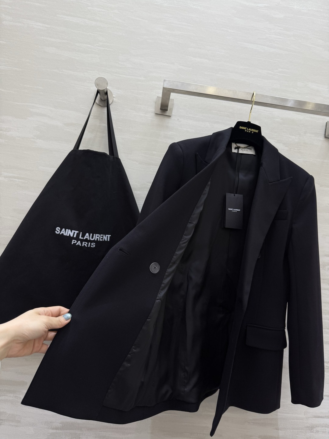 #ysl新款 本季最佳财阀千金单品 娜扎同款羊毛华达呢西装 独家开发定制 羊毛面料质感挺阔有型 大女主高