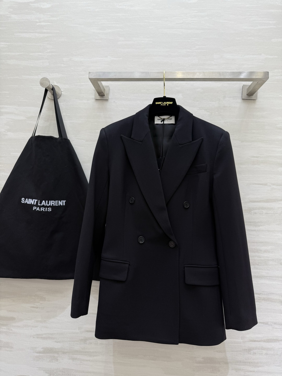 #ysl新款 本季最佳财阀千金单品 娜扎同款羊毛华达呢西装 独家开发定制 羊毛面料质感挺阔有型 大女主高