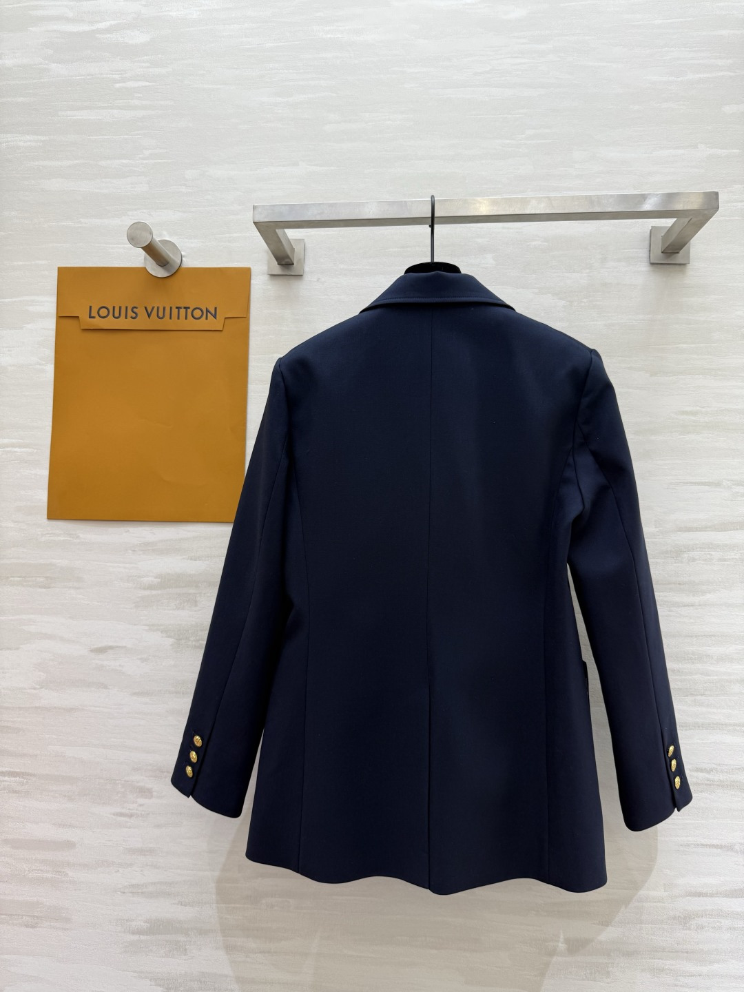 #Lvvv新款 羊毛西装外套 高品质定制 现货首发size：S/M/L/XL（M码肩宽：39，胸围：94