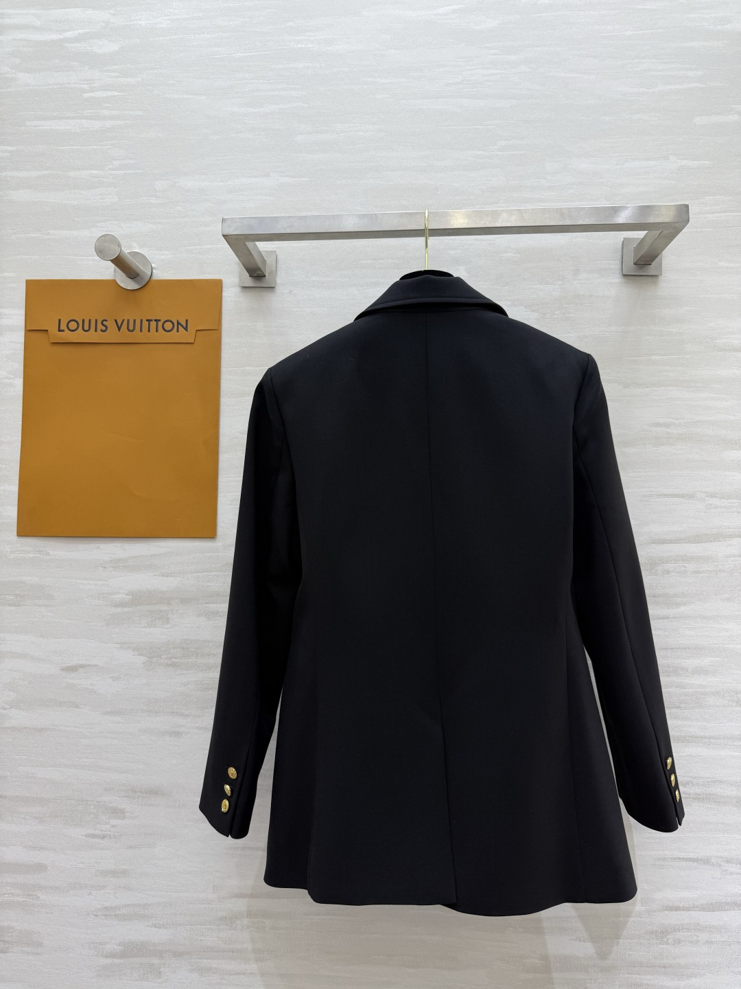 #Lvvv新款 羊毛西装外套 高品质定制 现货首发size：S/M/L/XL（M码肩宽：39，胸围：94