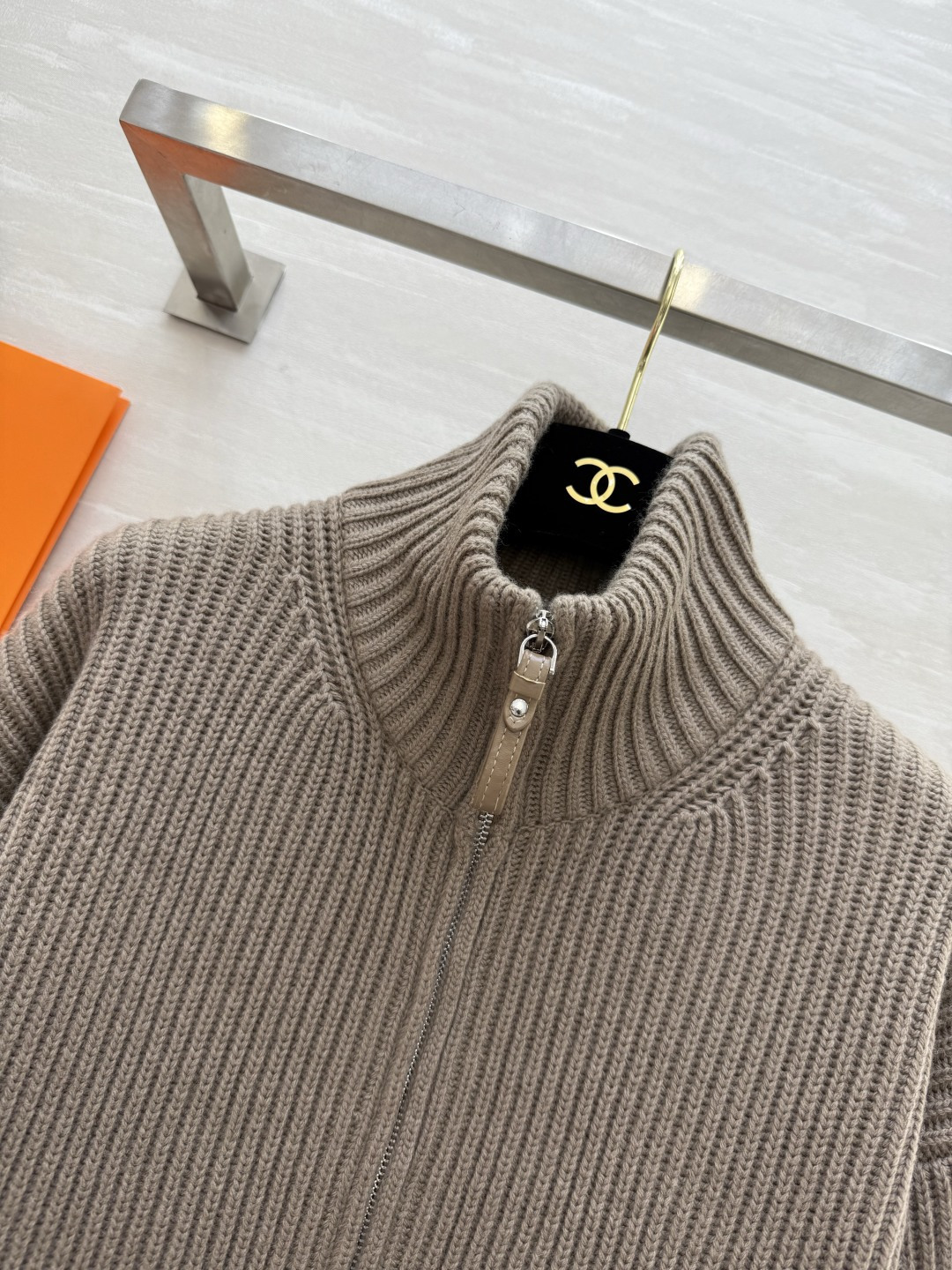 #Herme♡新款 H口袋拼皮毛衣 罗纹针织＋棕色皮革口袋 简约又有辨识度 100%美丽诺绵羊毛 柔软亲