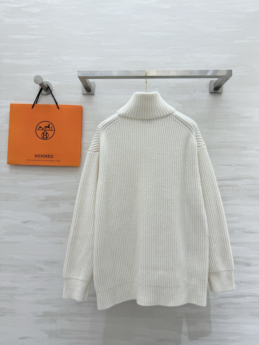 #Herme♡新款 H口袋拼皮毛衣 乳白罗纹针织＋棕色皮革口袋 简约又有辨识度 100%美丽诺绵羊毛 柔