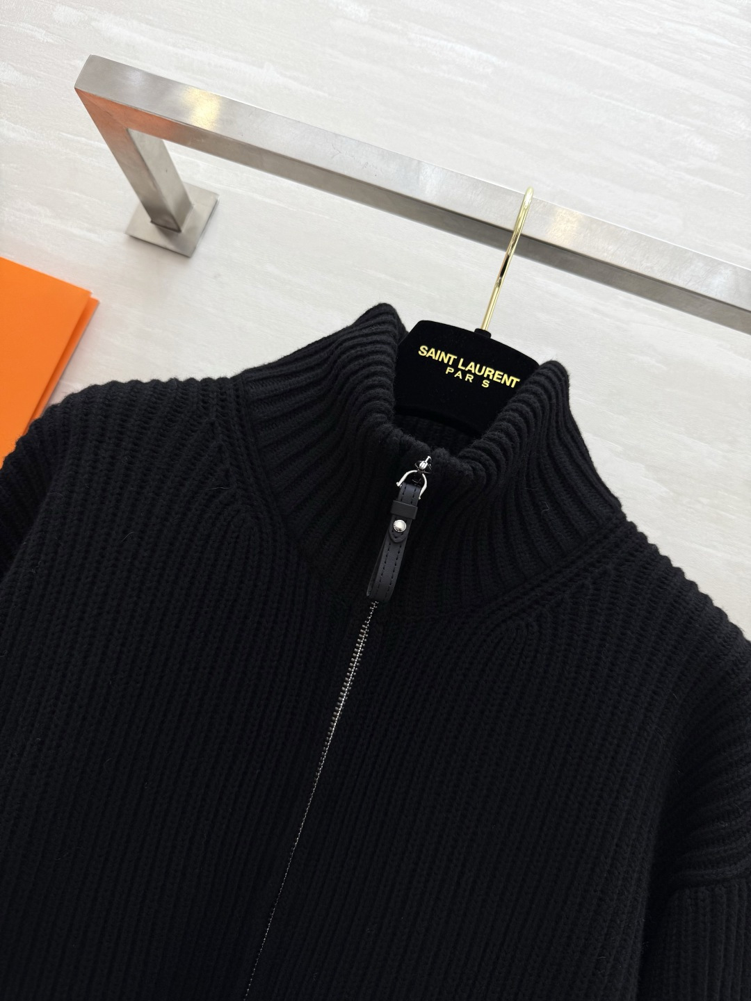 #Herme♡新款 H口袋拼皮毛衣 罗纹针织＋皮革口袋 简约又有辨识度 100%美丽诺绵羊毛 柔软亲肤 