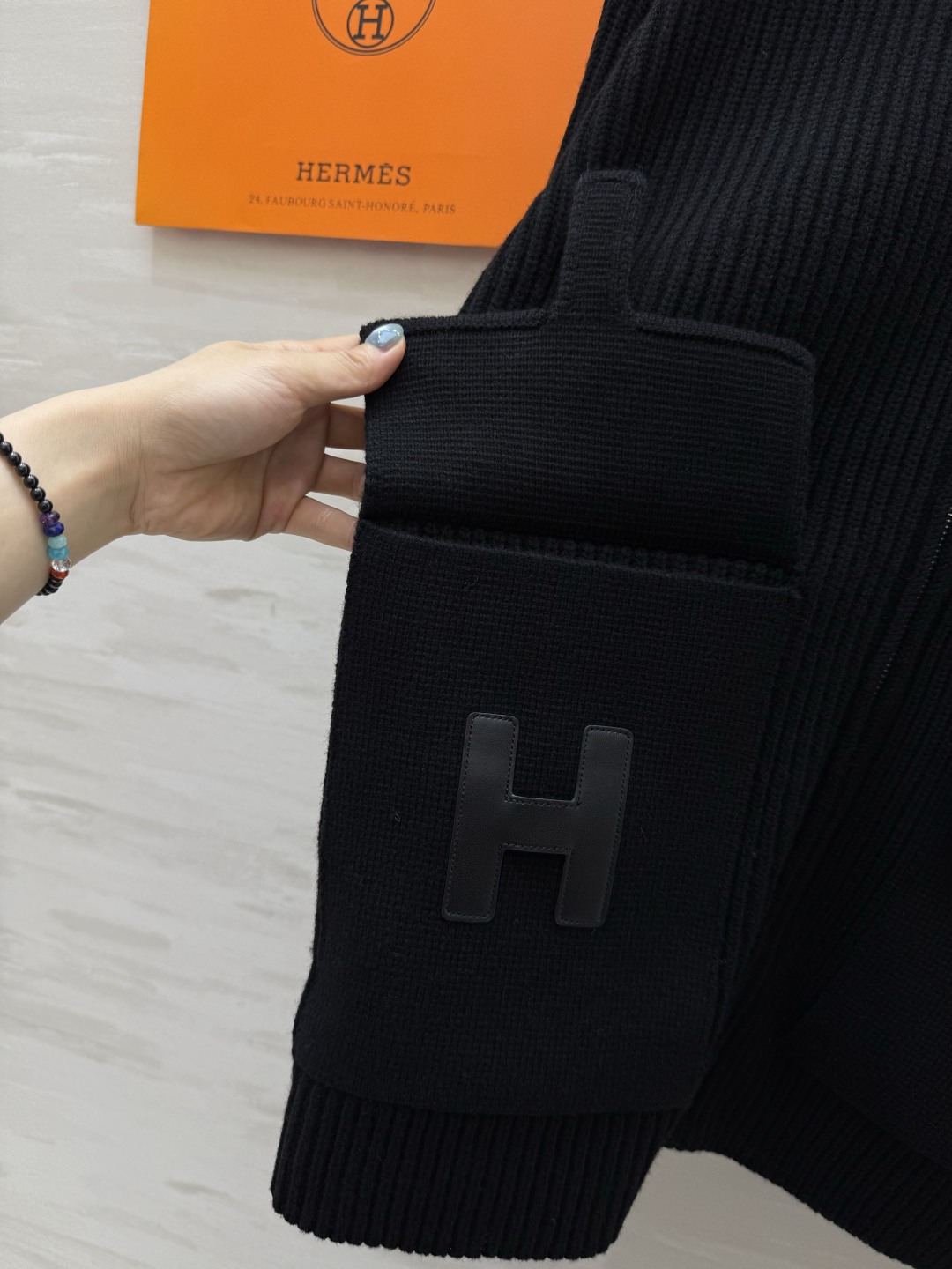 #Herme♡新款 H口袋拼皮毛衣 罗纹针织＋皮革口袋 简约又有辨识度 100%美丽诺绵羊毛 柔软亲肤 