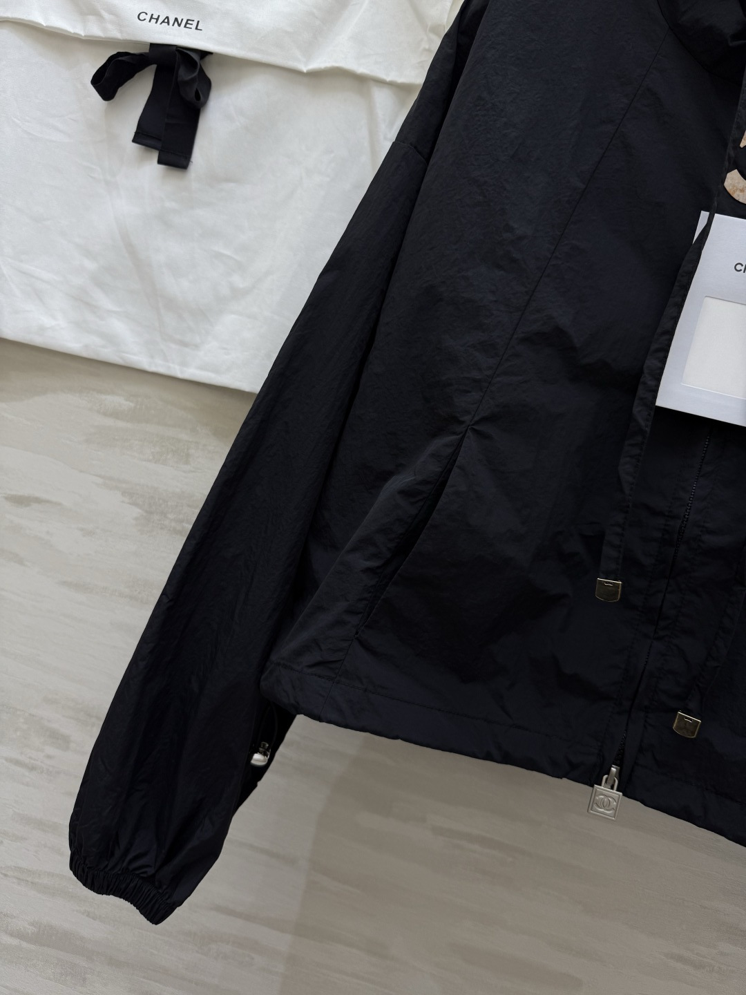 #Chane♡新款 薄款连帽短款外套 高品质定制 现货首发size：36/38/40（38码胸围：110