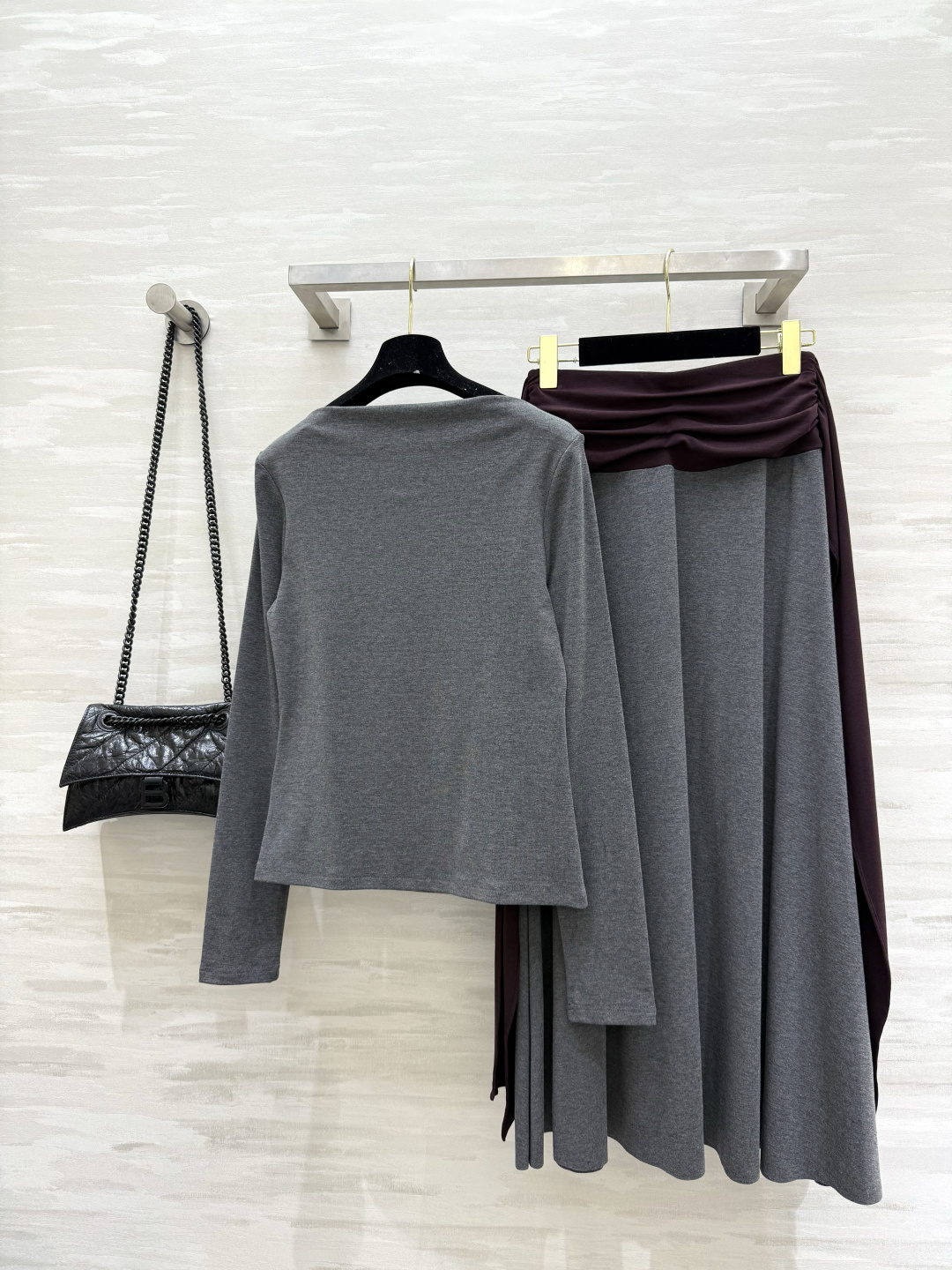 #Loew♡新款 设计感套装 时髦精必入 高品质 现货首发size：S/M/L/XL（M码肩宽：38，胸