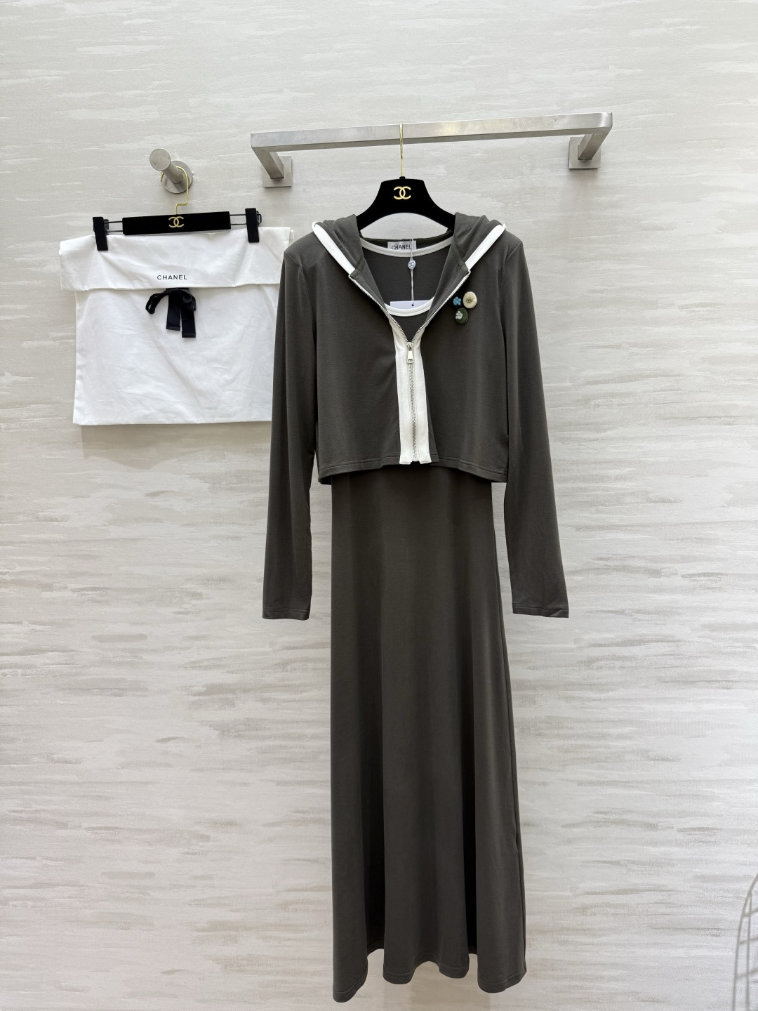 #Chane♡连帽外套➕背心长裙两件套羊毛套装 背心长裙修身显瘦 定制羊毛混纺面料亲肤舒适 高品质定制 