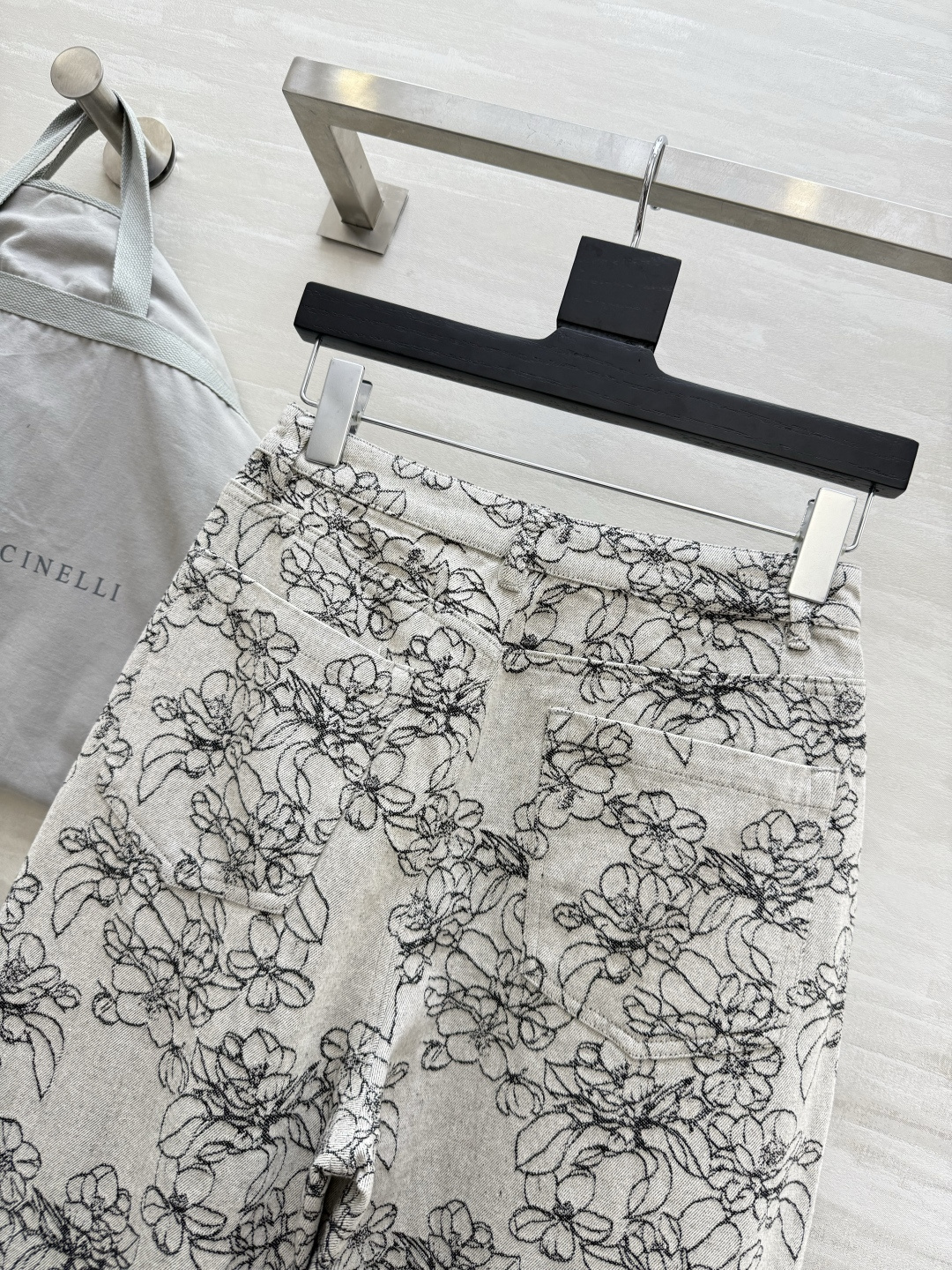 #BC 重工刺绣🪡弯刀裤 高品质定制 现货来size：S/M/L（s码腰围：68，裤长：104）