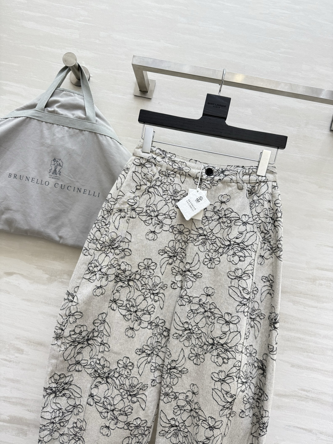 #BC 重工刺绣🪡弯刀裤 高品质定制 现货来size：S/M/L（s码腰围：68，裤长：104）