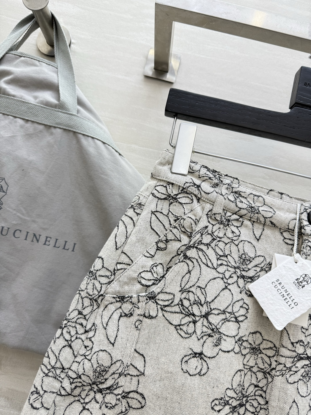 #BC 重工刺绣🪡弯刀裤 高品质定制 现货来size：S/M/L（s码腰围：68，裤长：104）