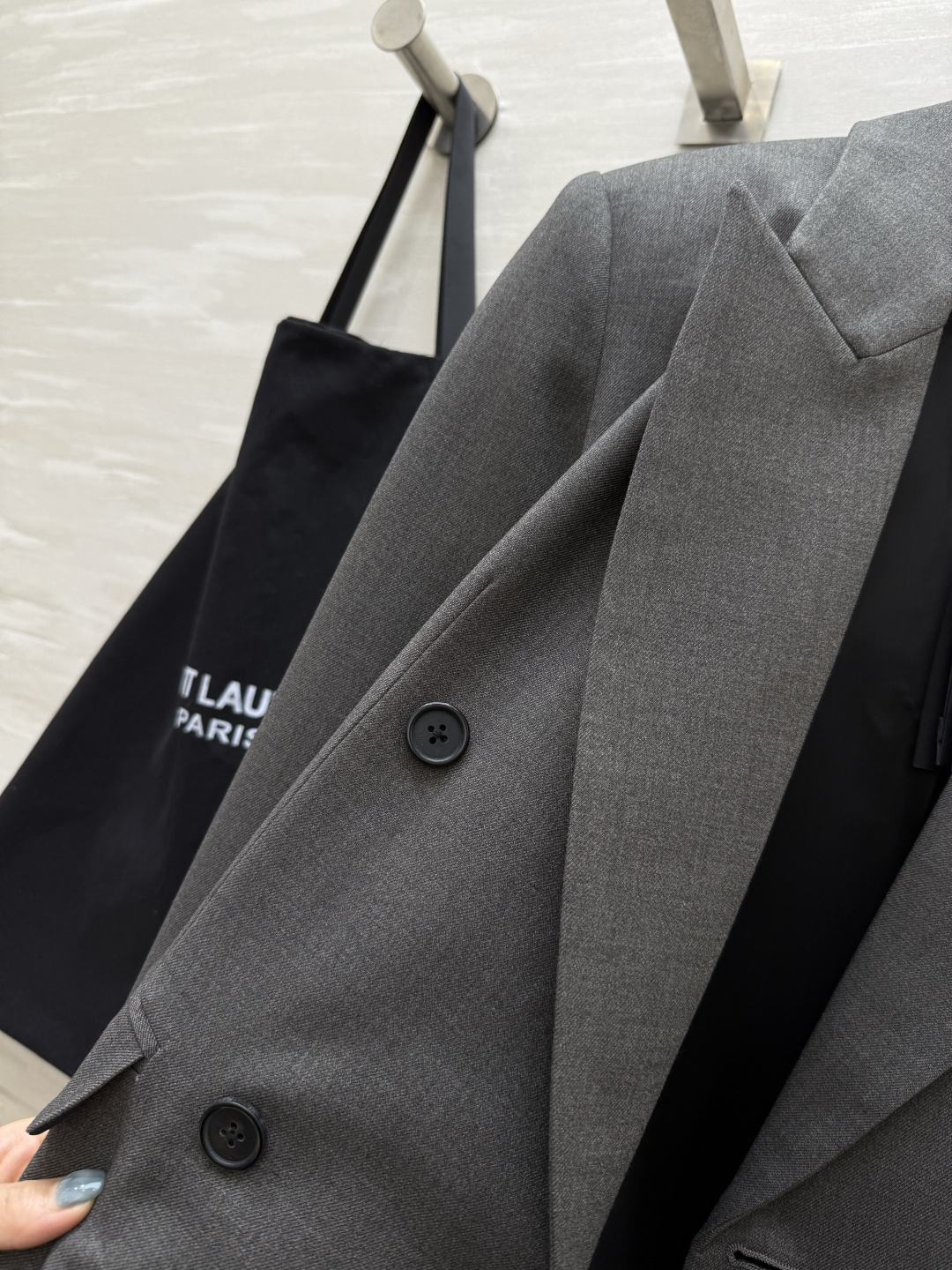 #ysl新款 宽肩廓形版西服外套 自信与性感的神秘融合 打造力量与温柔的女性气质 高品质定制 现货来si