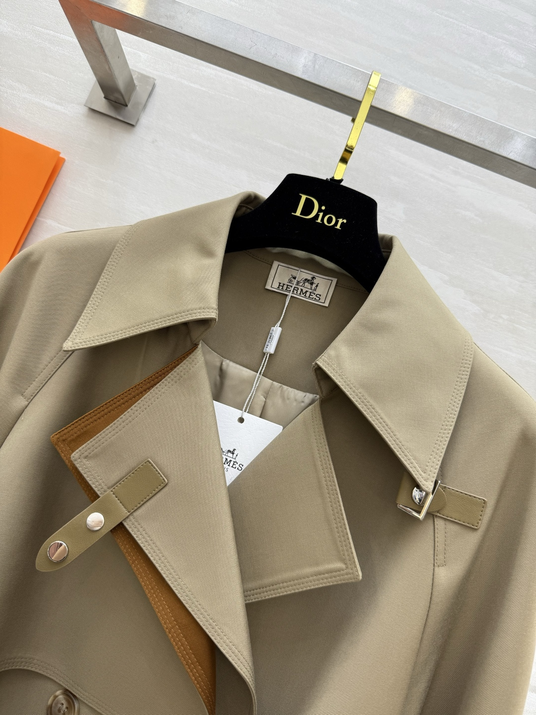 #Herme♡爆款撞色翻领长款风衣 高品质定制 现货首发size：S/M/L/XL（M码胸围：98，衣长