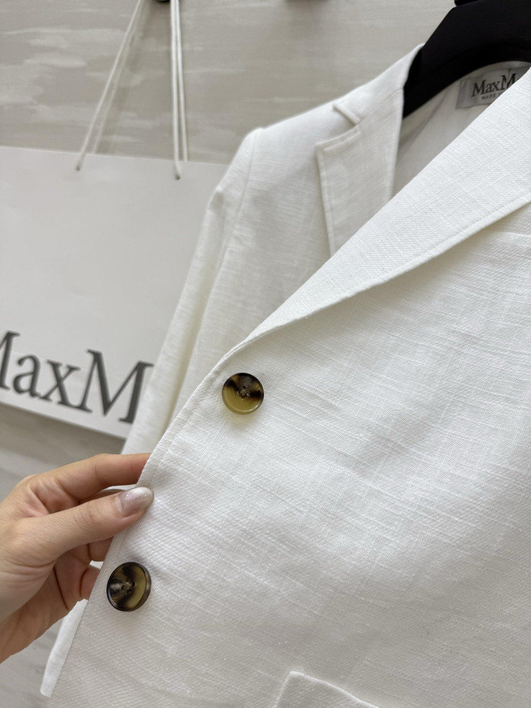 #Maxmar♡新款 极简主义亚麻西装外套 极简主义 宽肩H版型 高定密度亚麻面料挺阔有型 慵懒随性的高