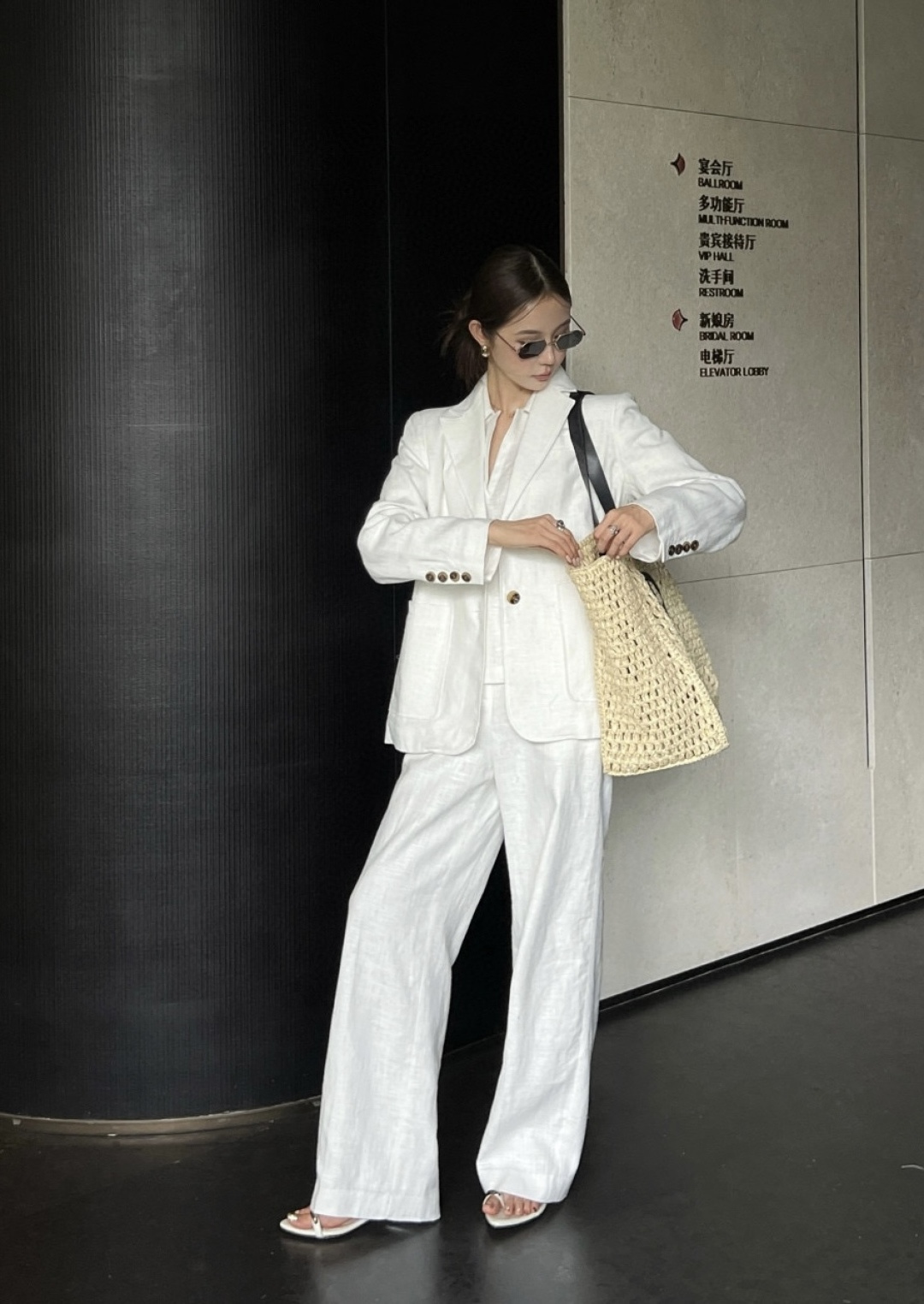 NO:805773,,,19860909,,,Women's clothing