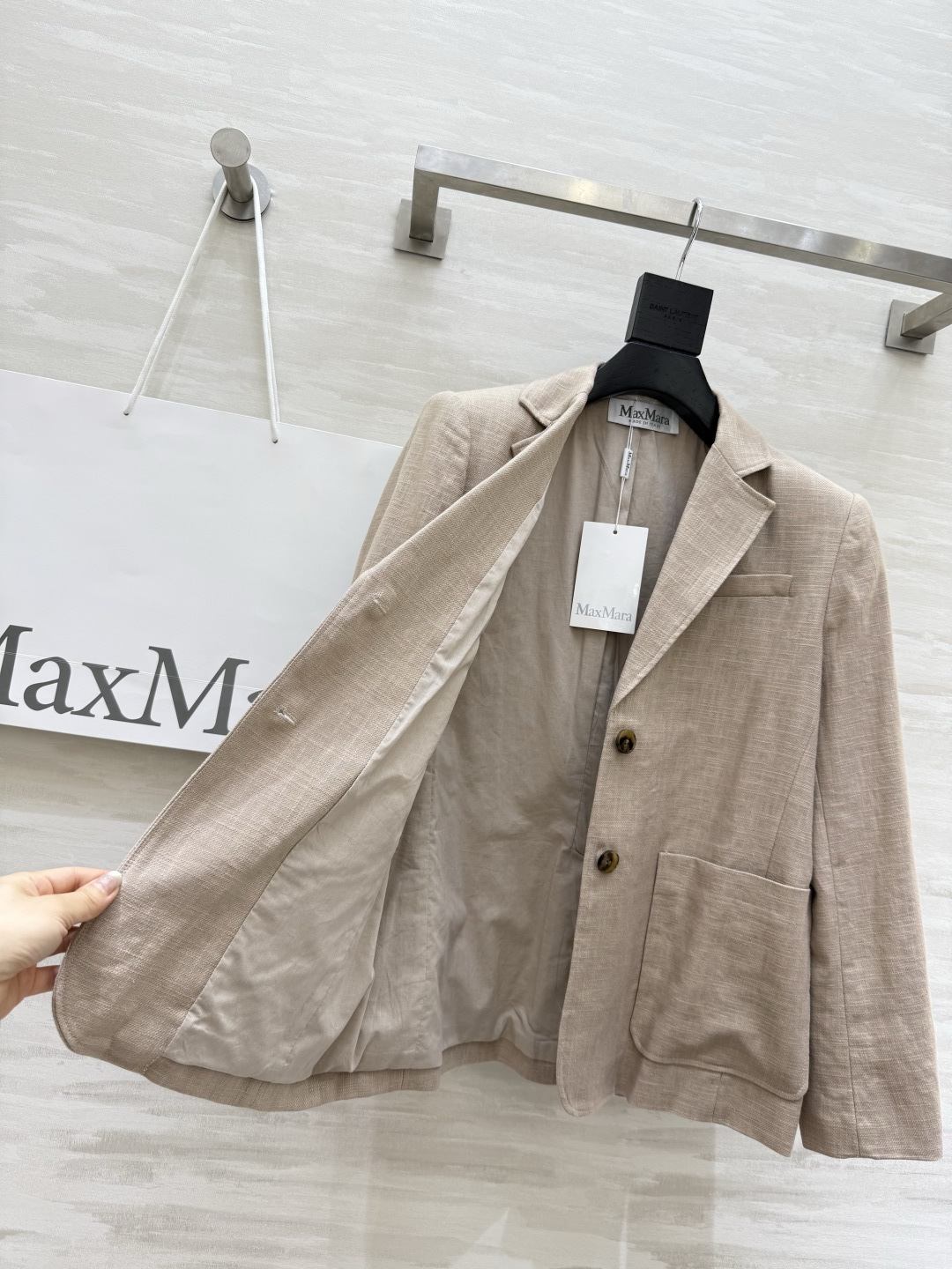 #Maxmar♡新款 极简主义亚麻西装外套 极简主义 宽肩H版型 高定密度亚麻面料挺阔有型 慵懒随性的高