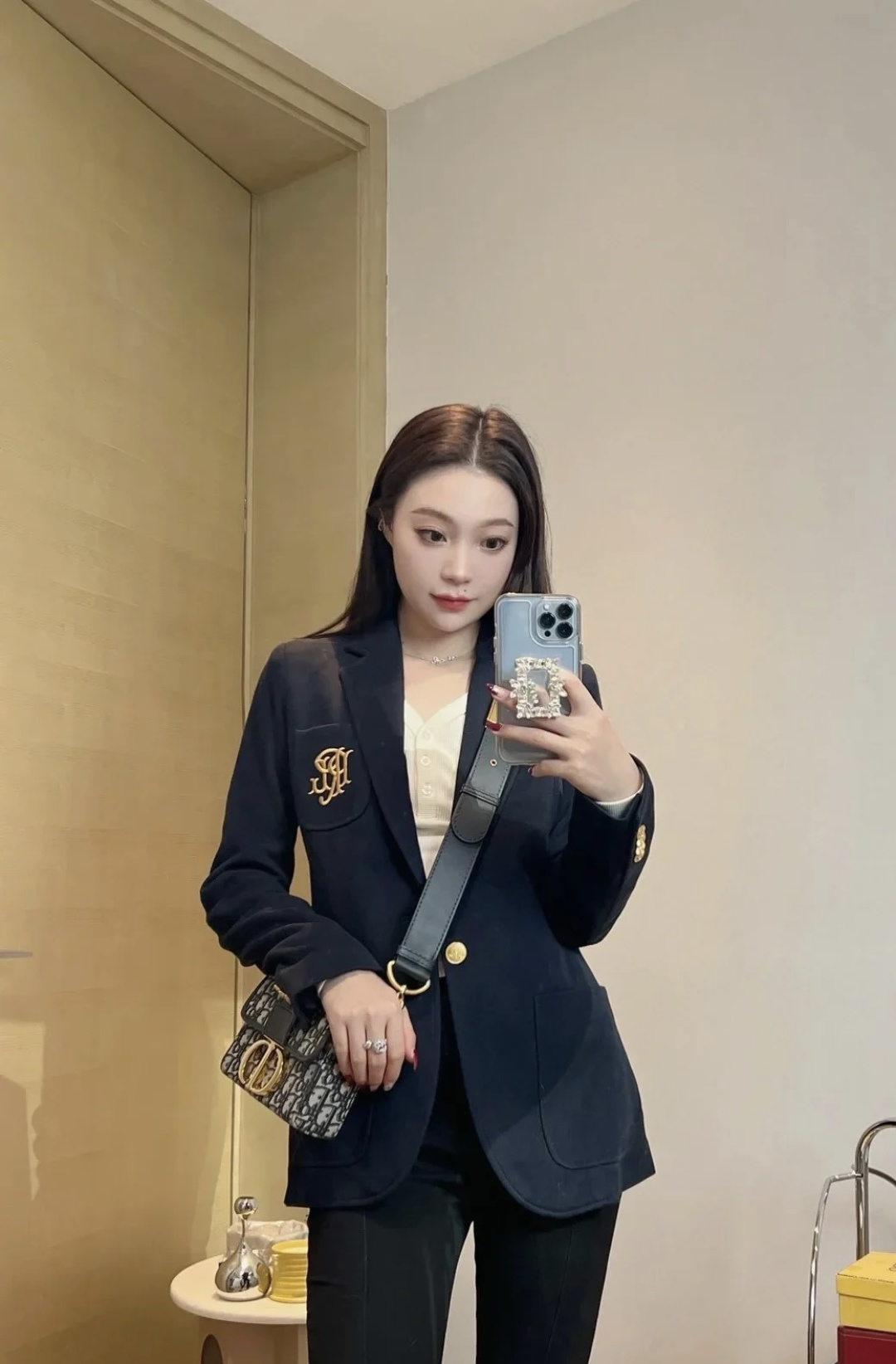 NO:805771,,,19860909,,,Women's clothing