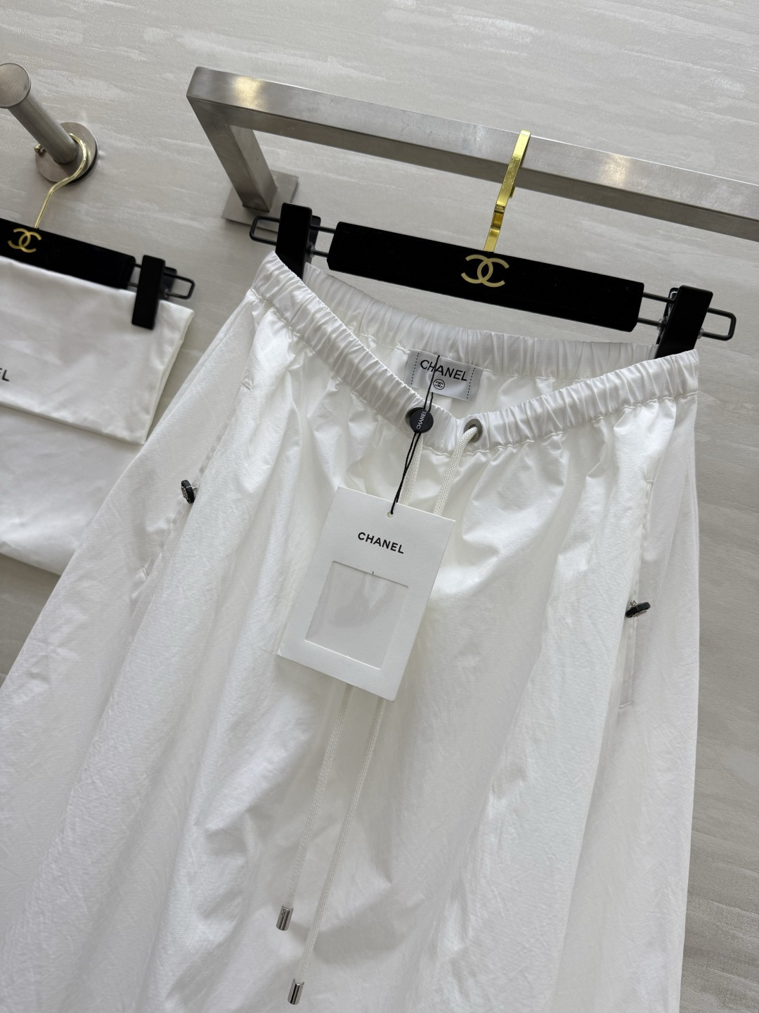 #Chane♡超级爆款 夏日时髦氛围感十足 中古花苞半裙 超级超级显瘦 遮跨的不显肚子的神裙穿不腻啊！质