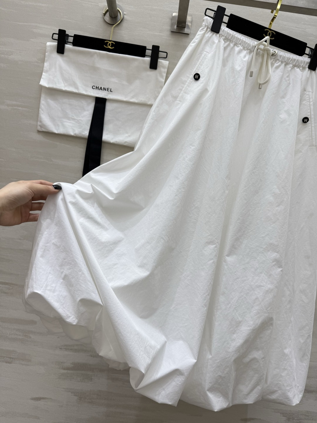 #Chane♡超级爆款 夏日时髦氛围感十足 中古花苞半裙 超级超级显瘦 遮跨的不显肚子的神裙穿不腻啊！质