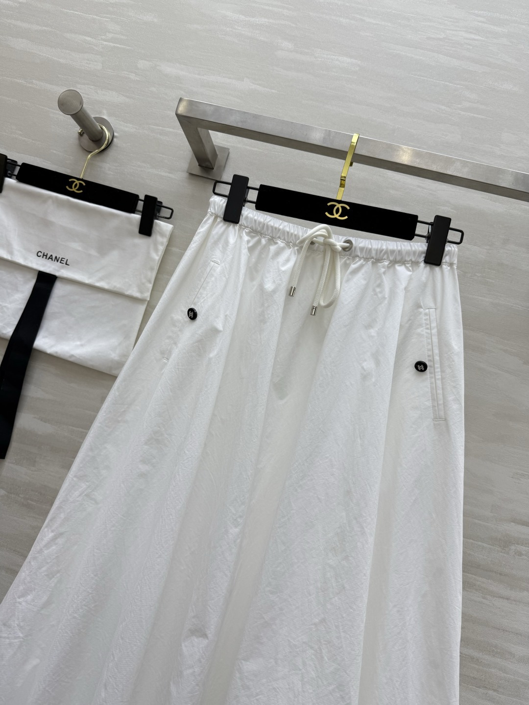 #Chane♡超级爆款 夏日时髦氛围感十足 中古花苞半裙 超级超级显瘦 遮跨的不显肚子的神裙穿不腻啊！质