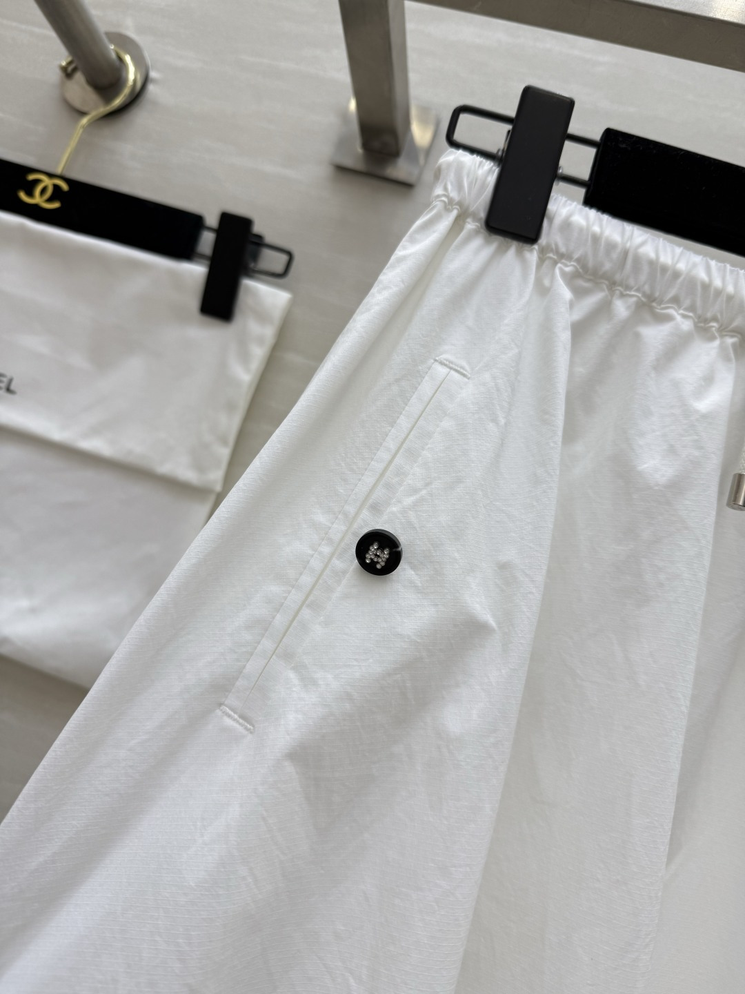 #Chane♡超级爆款 夏日时髦氛围感十足 中古花苞半裙 超级超级显瘦 遮跨的不显肚子的神裙穿不腻啊！质