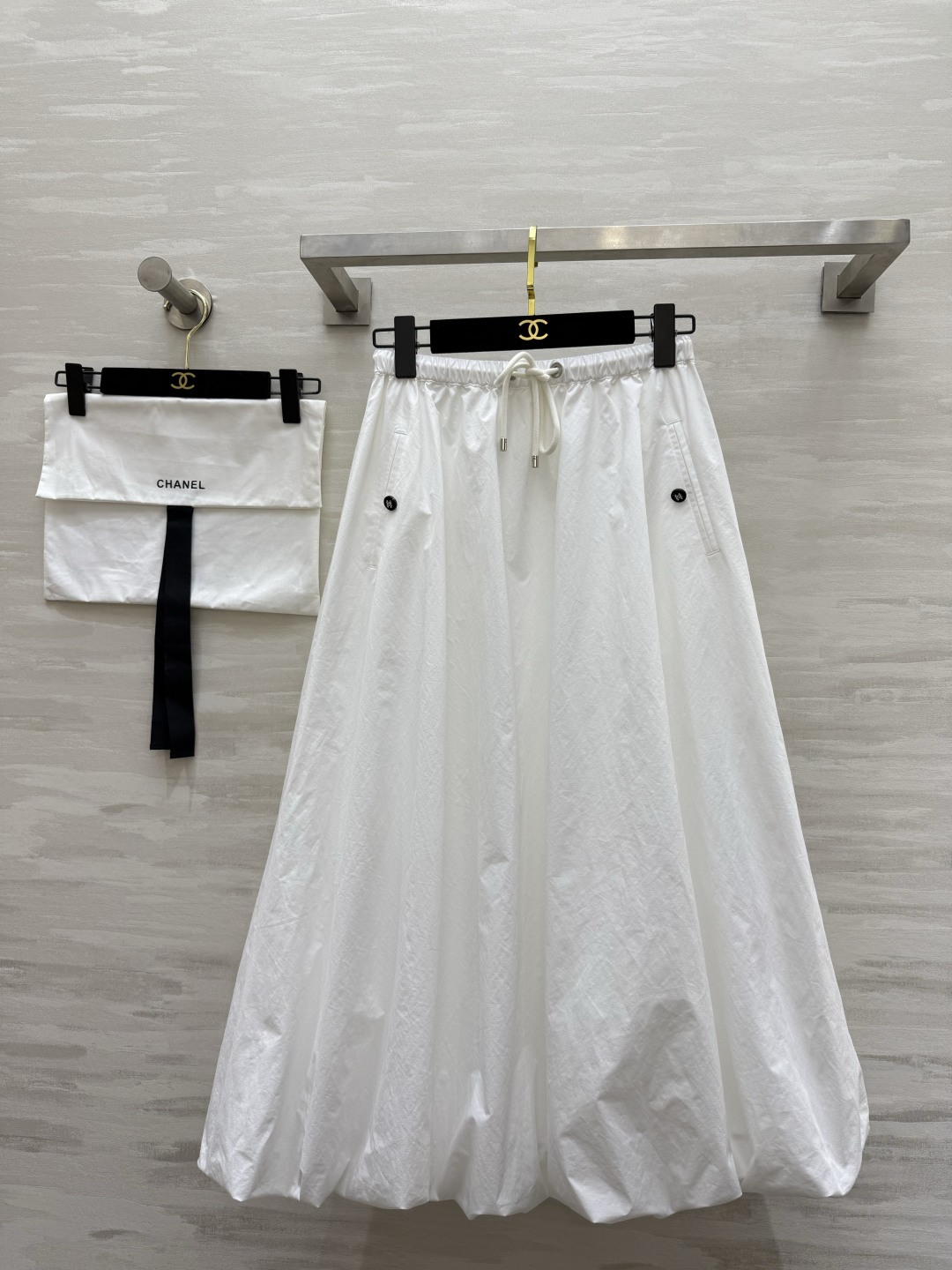 #Chane♡超级爆款 夏日时髦氛围感十足 中古花苞半裙 超级超级显瘦 遮跨的不显肚子的神裙穿不腻啊！质