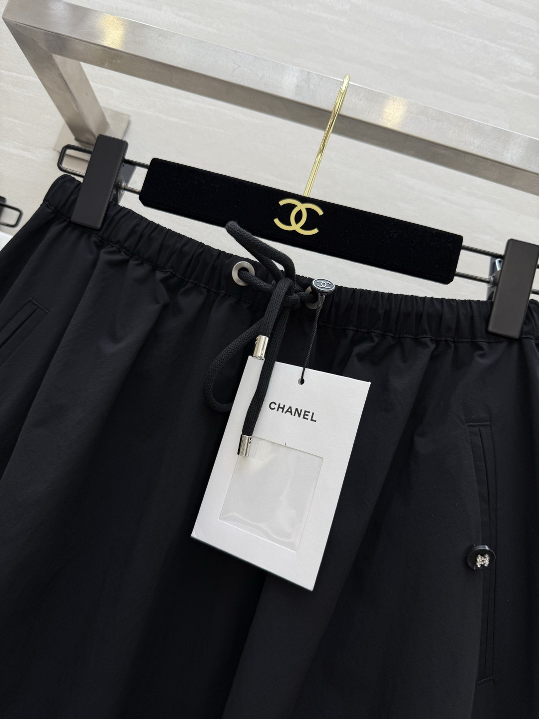 #Chane♡超级爆款 夏日时髦氛围感十足 中古花苞半裙 超级超级显瘦 遮跨的不显肚子的神裙穿不腻啊！质